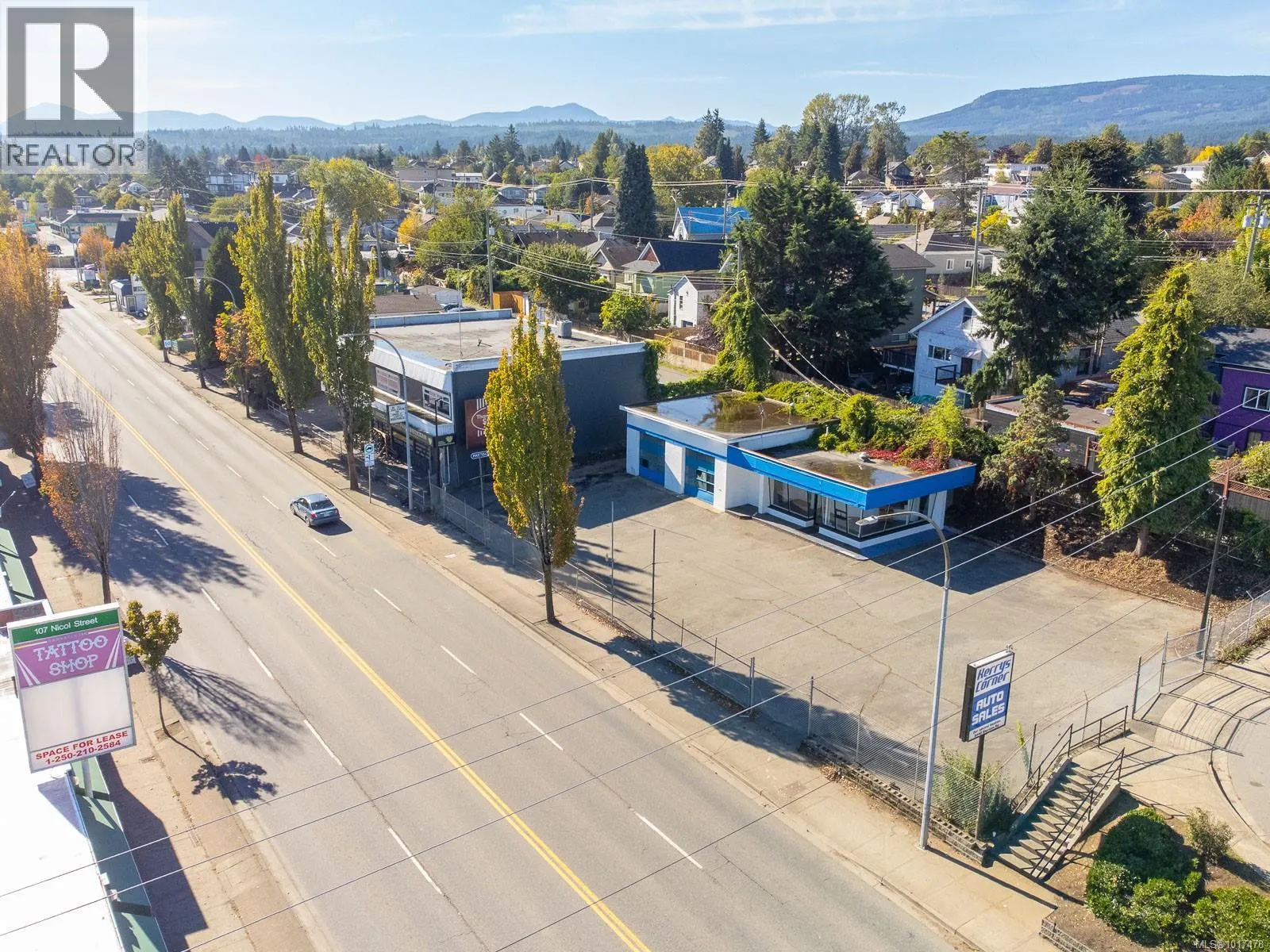 110 Nicol St