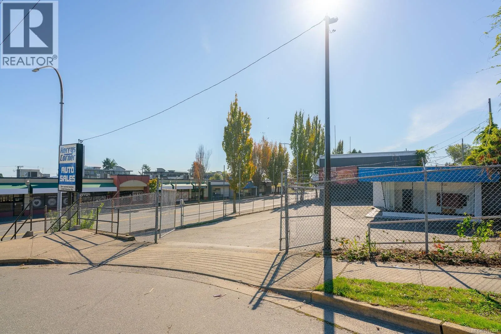 110 Nicol St