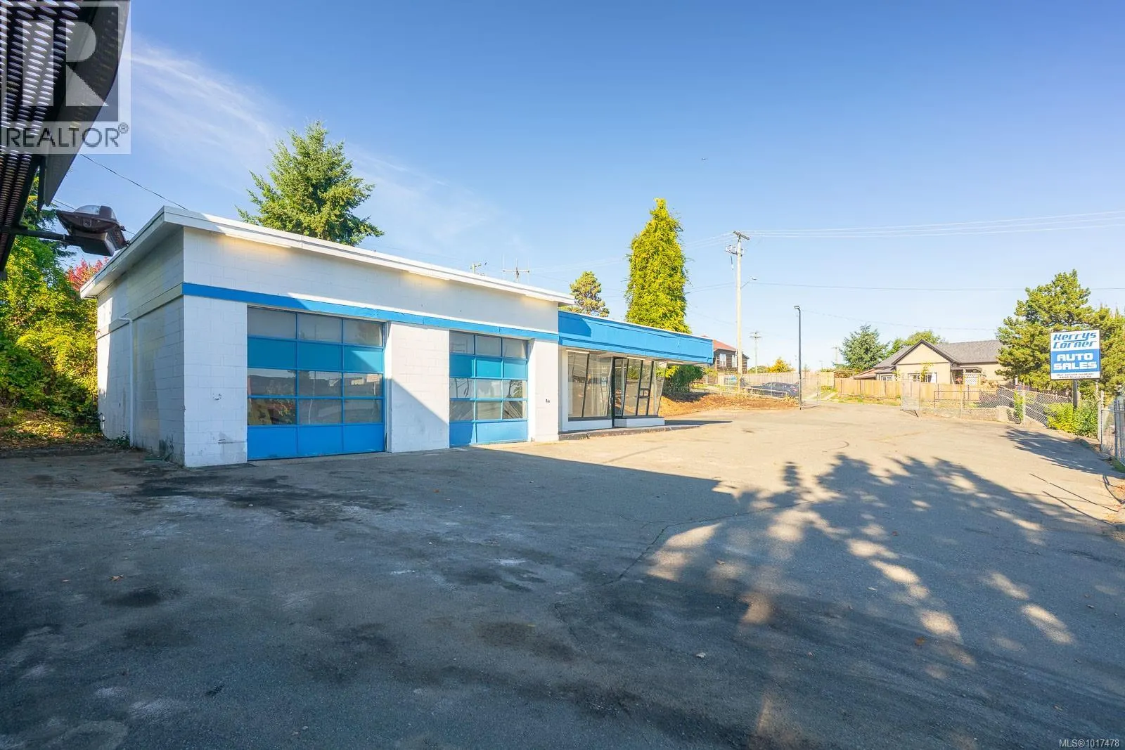 110 Nicol St