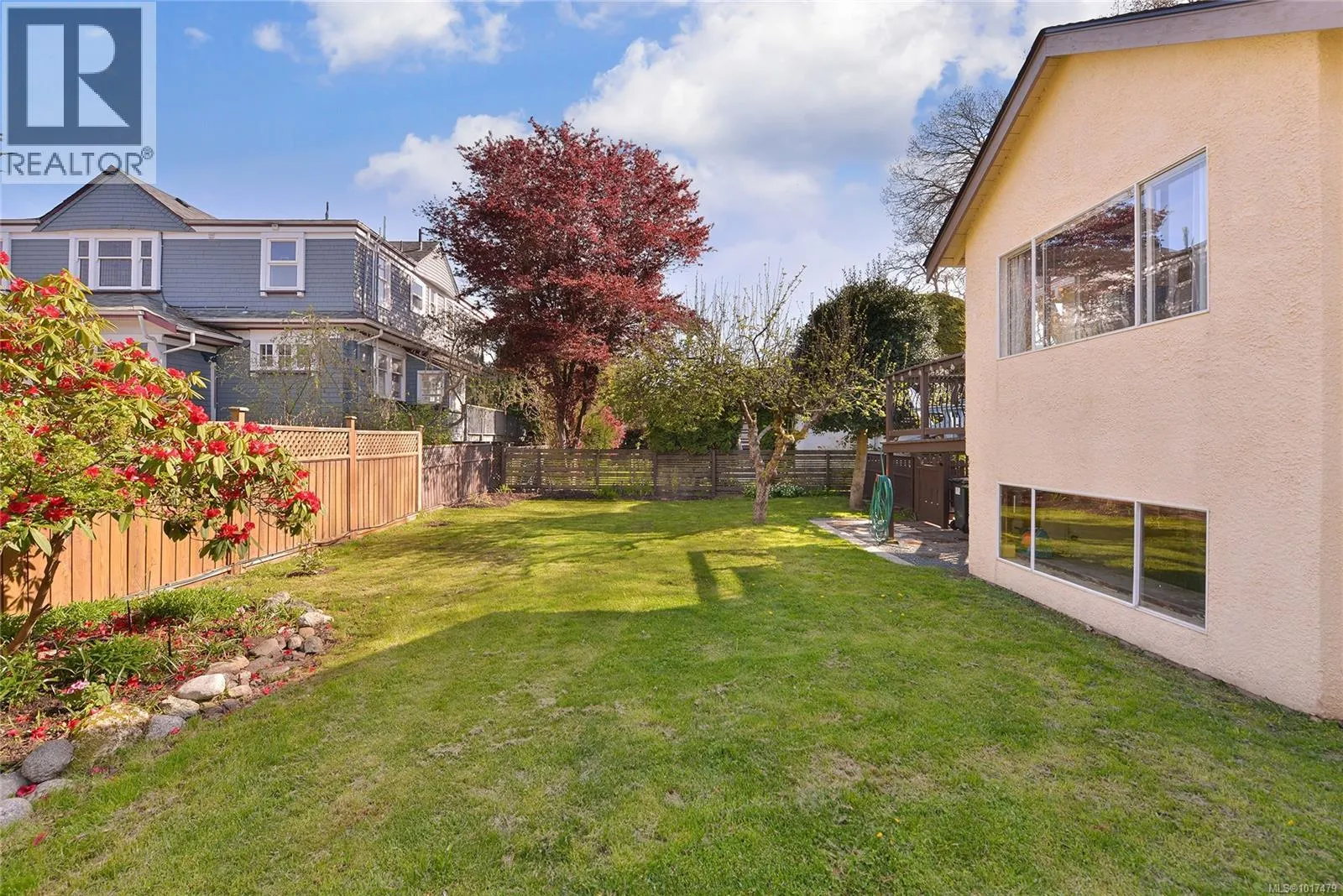 1375 Monterey Ave