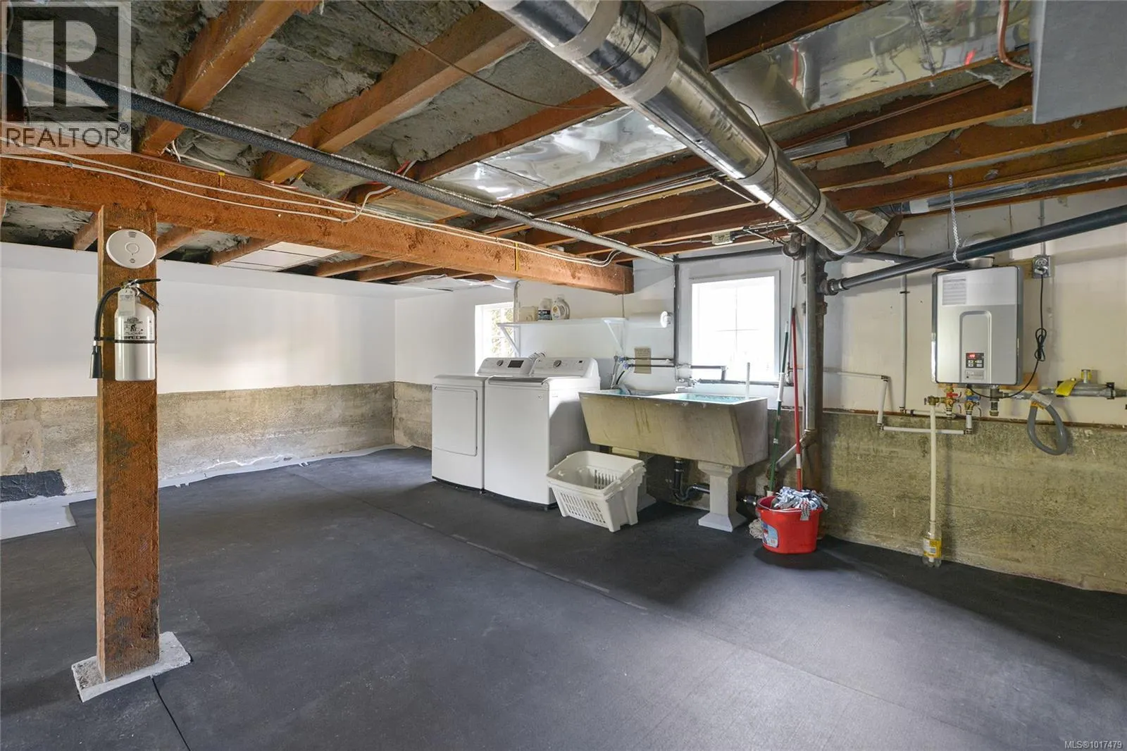 1375 Monterey Ave