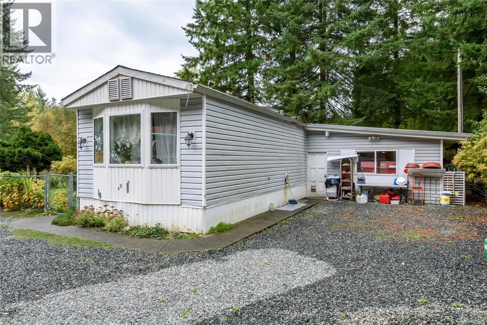 A/B 2826 Bruce Rd