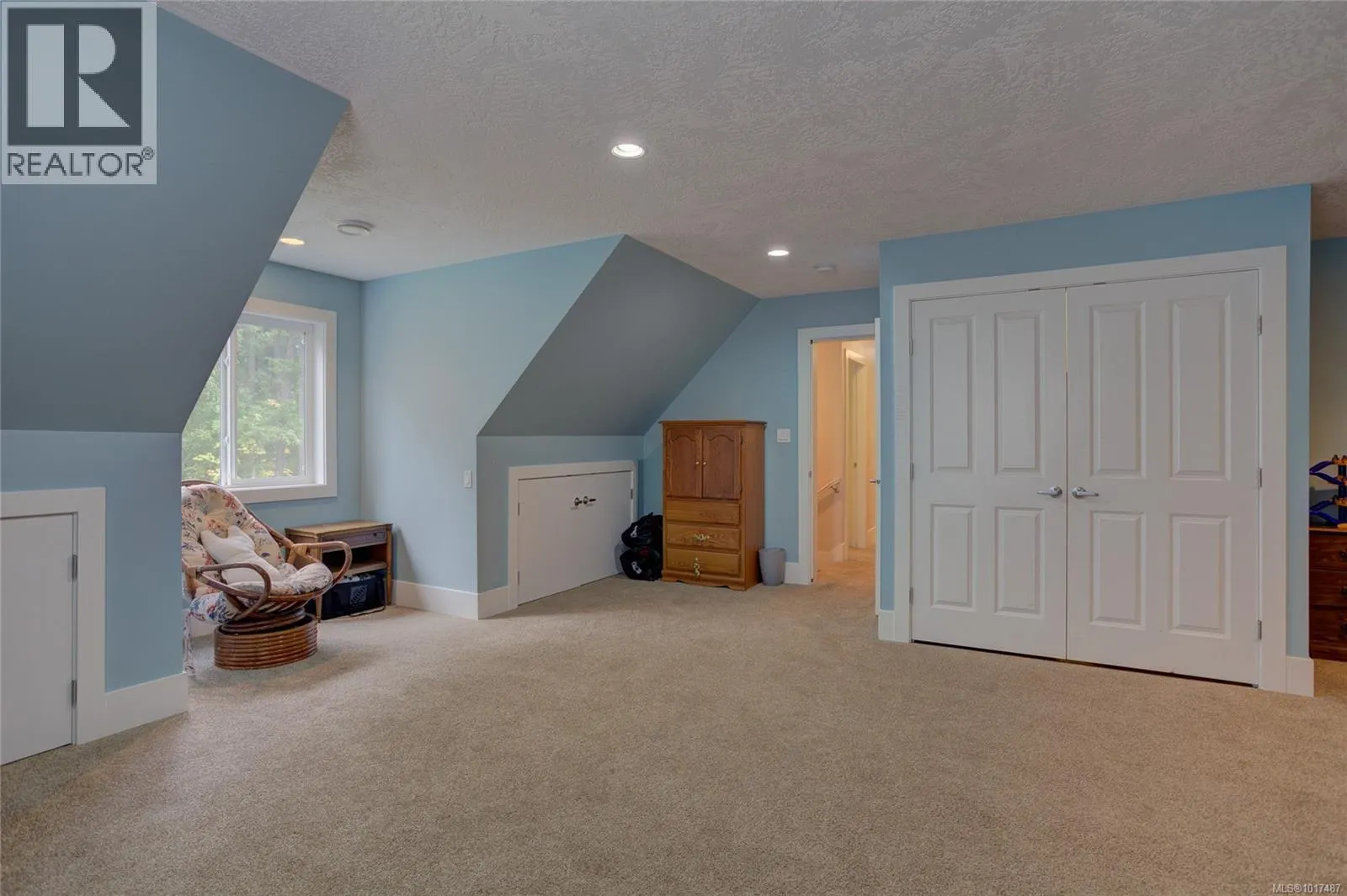 2 6740 Considine Ave