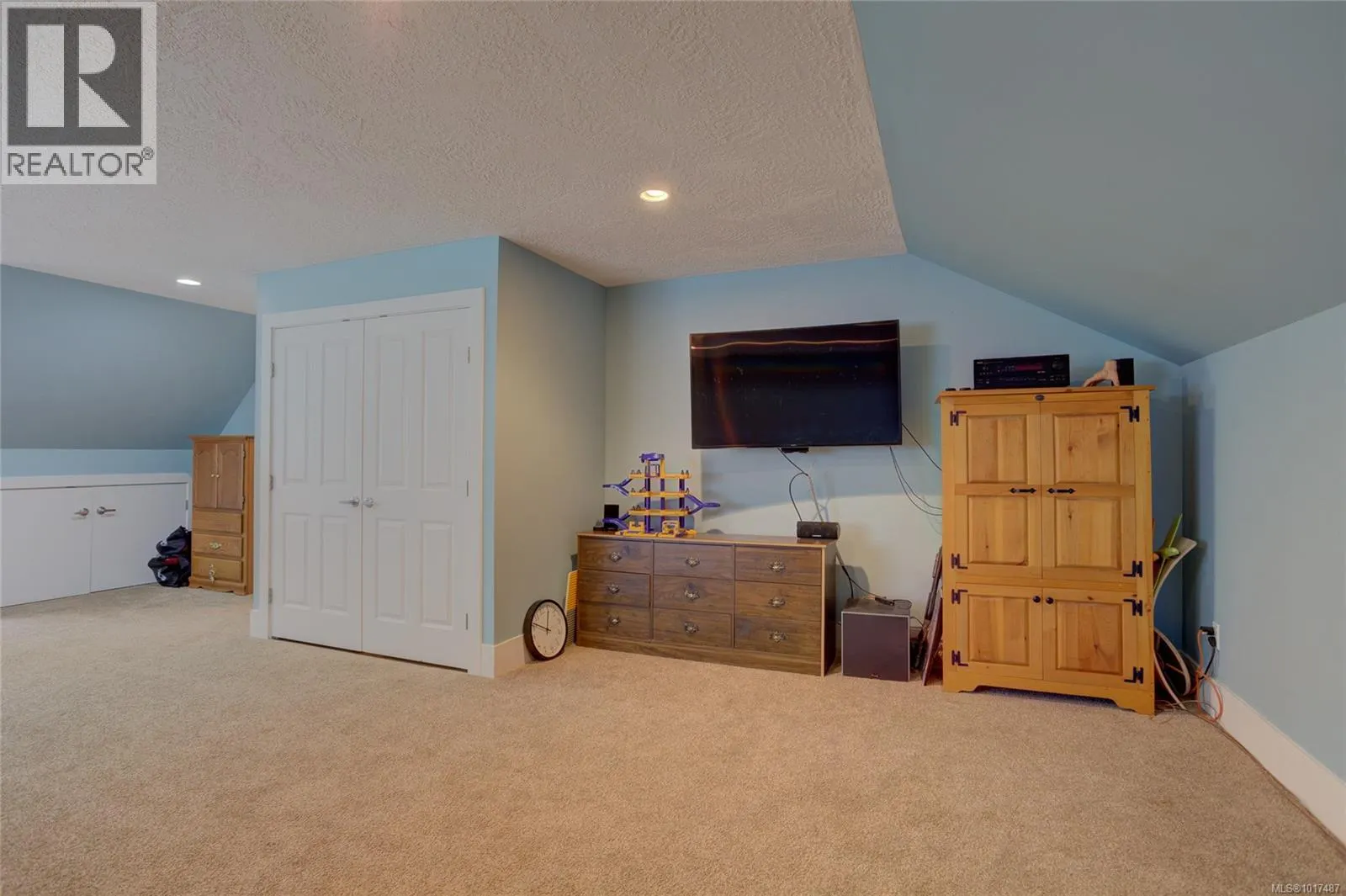 2 6740 Considine Ave