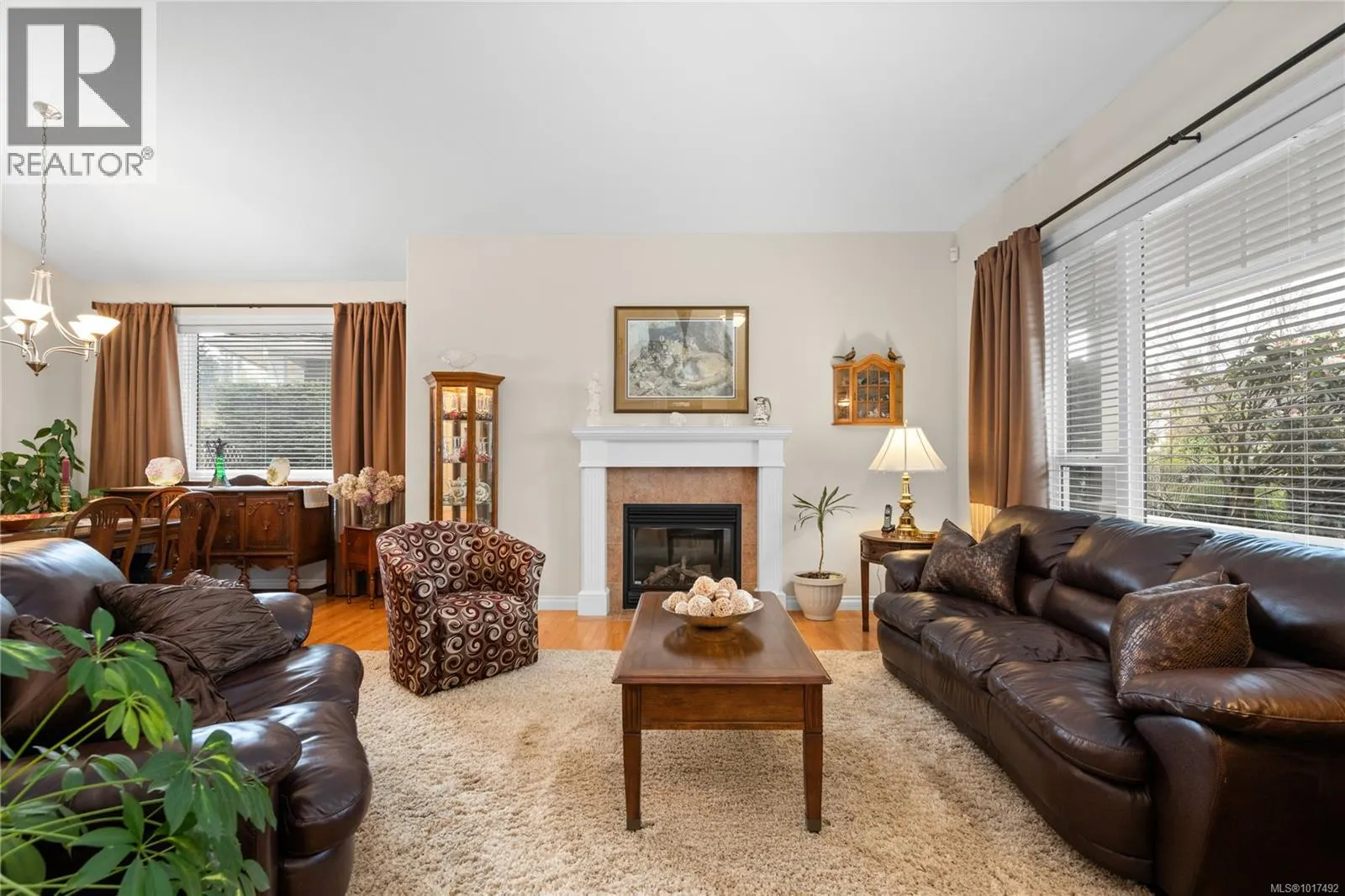 5464 Altavista Dr