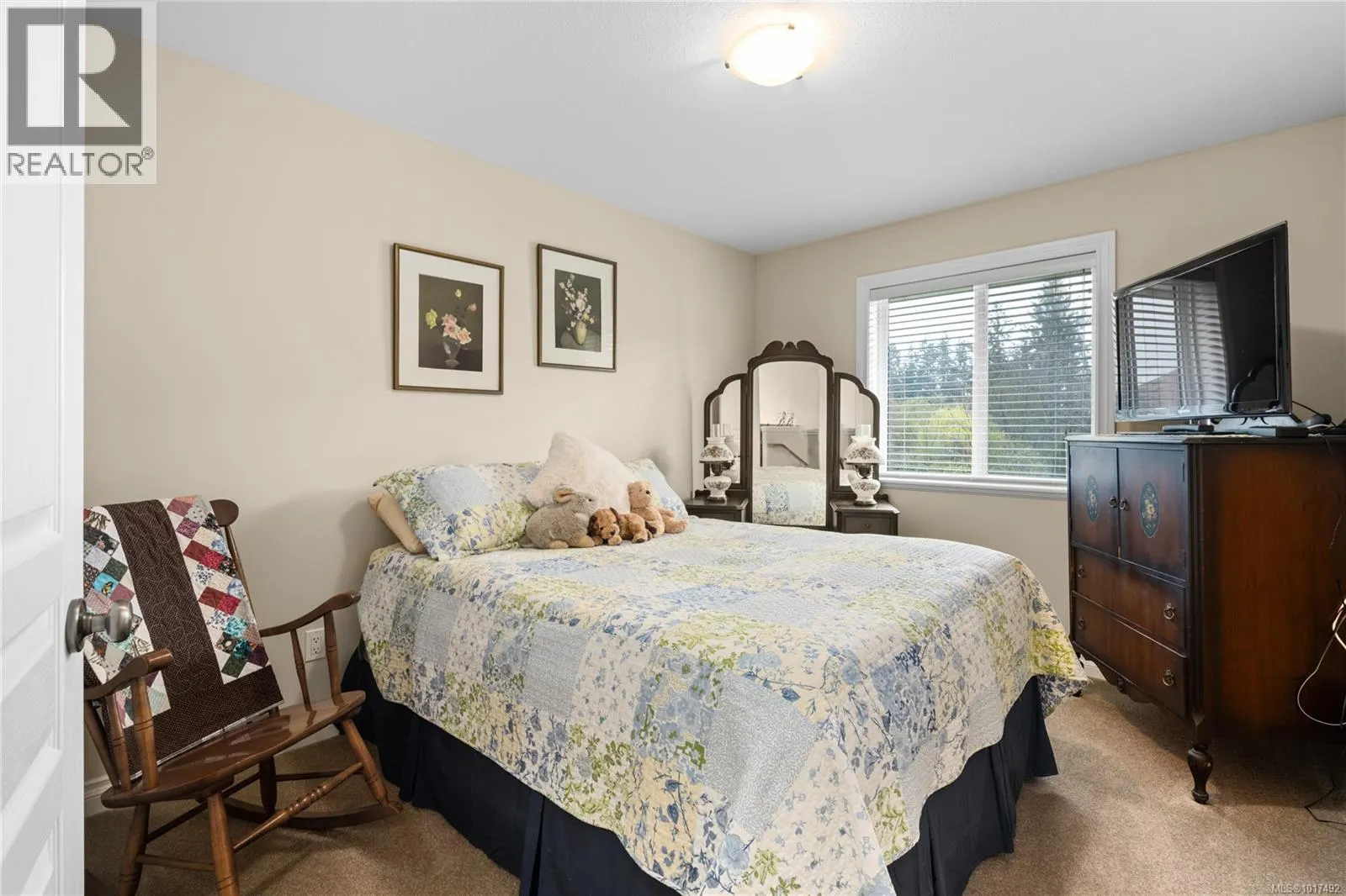 5464 Altavista Dr