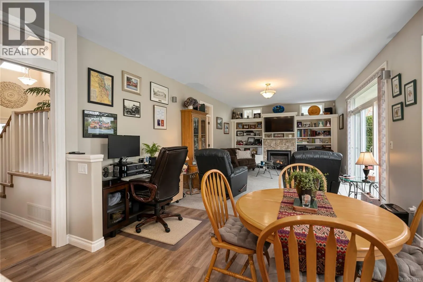 5464 Altavista Dr