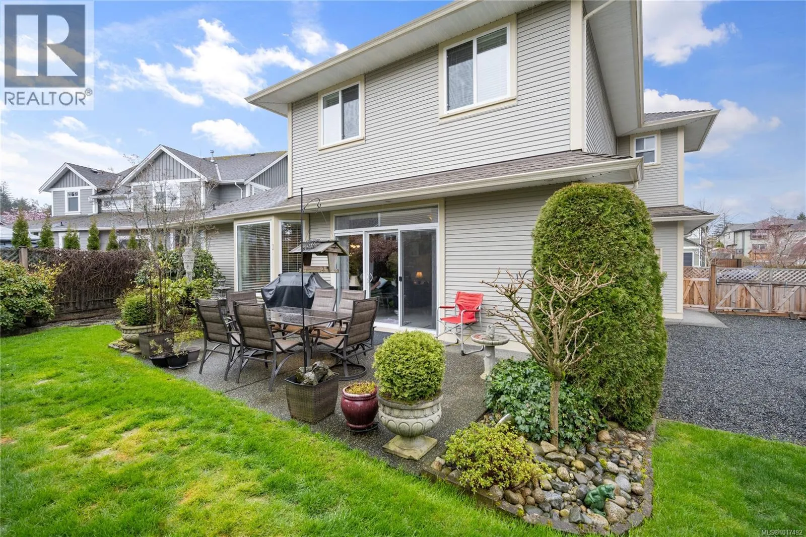 5464 Altavista Dr