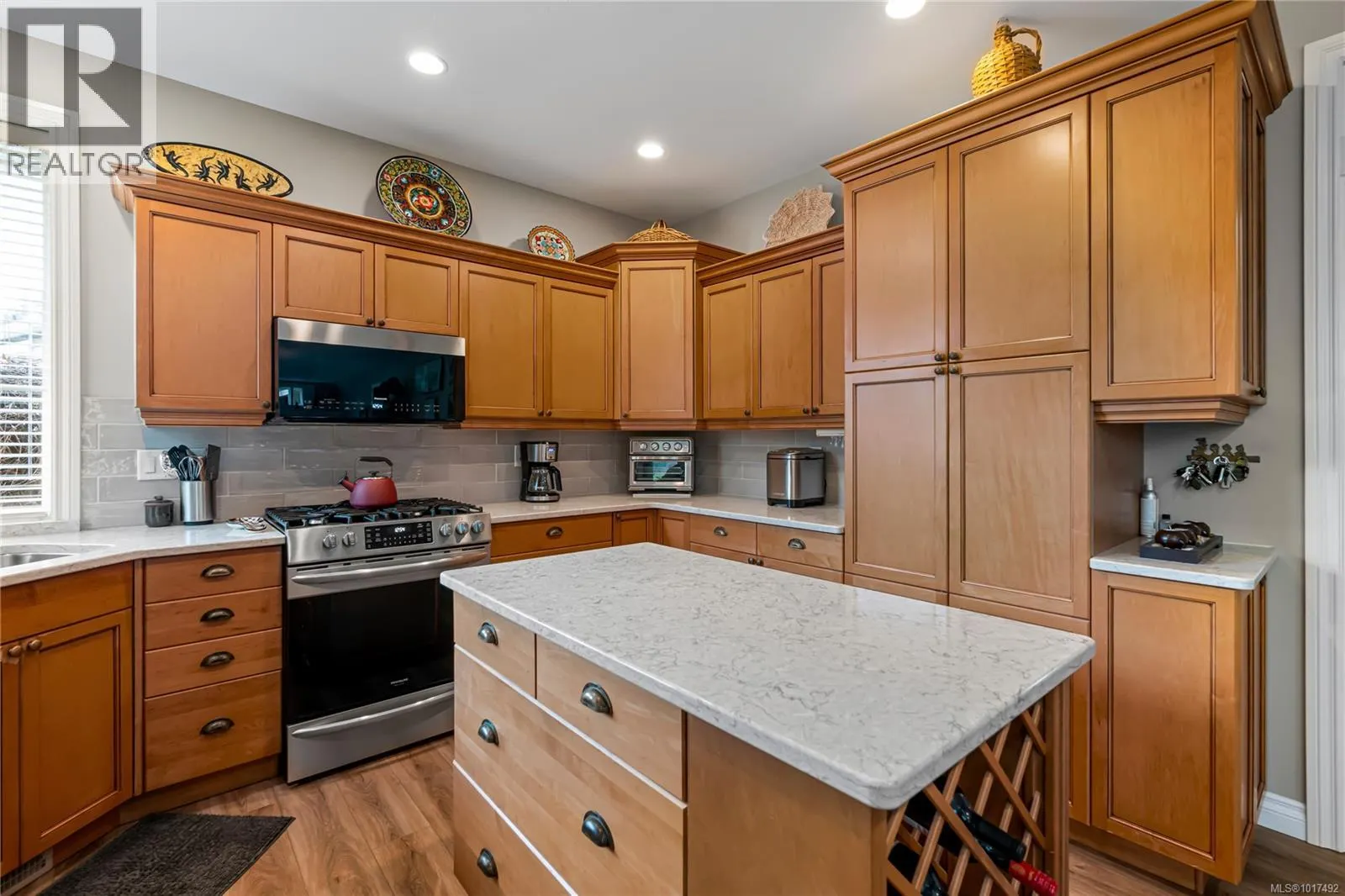 5464 Altavista Dr