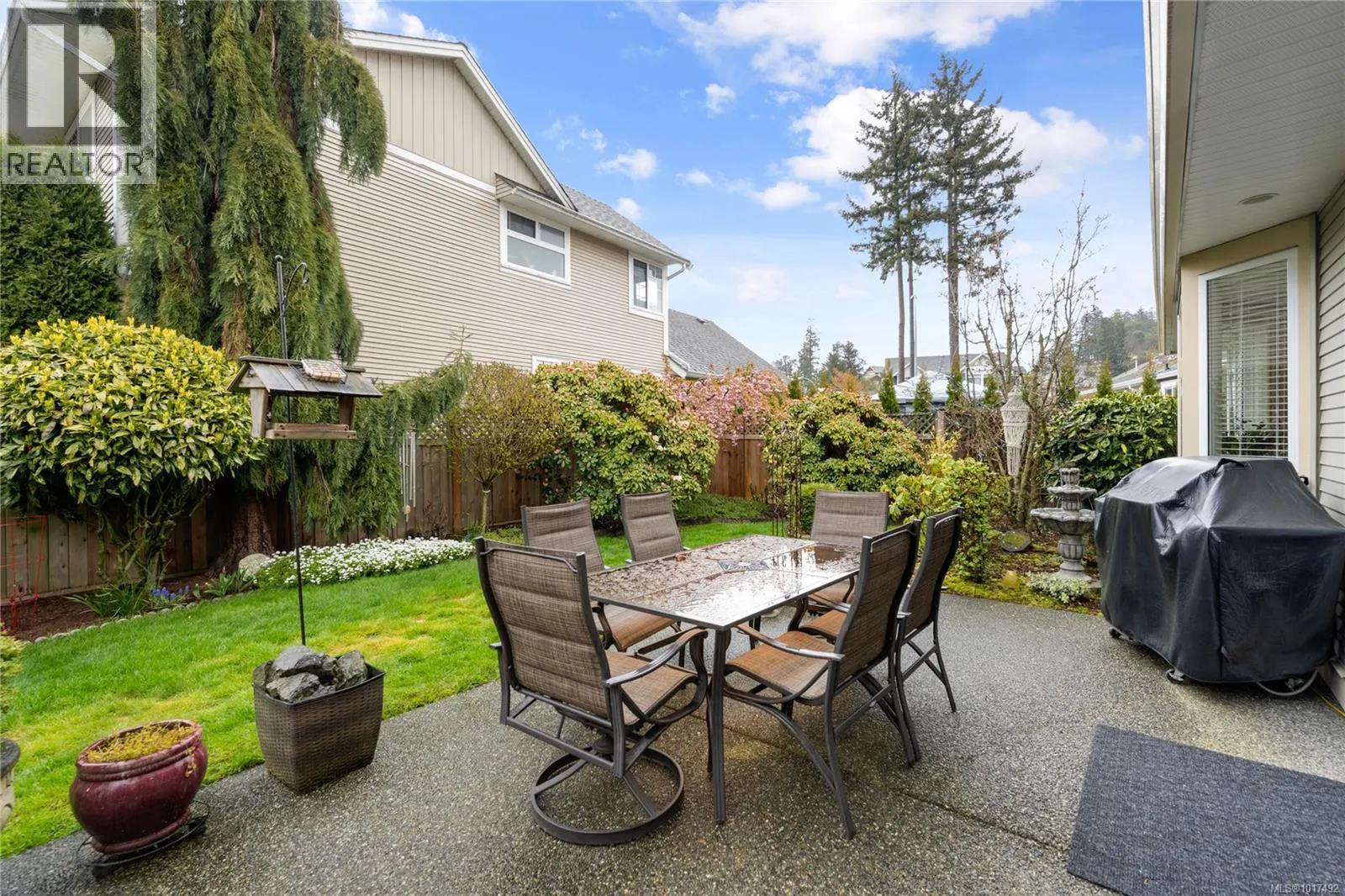 5464 Altavista Dr