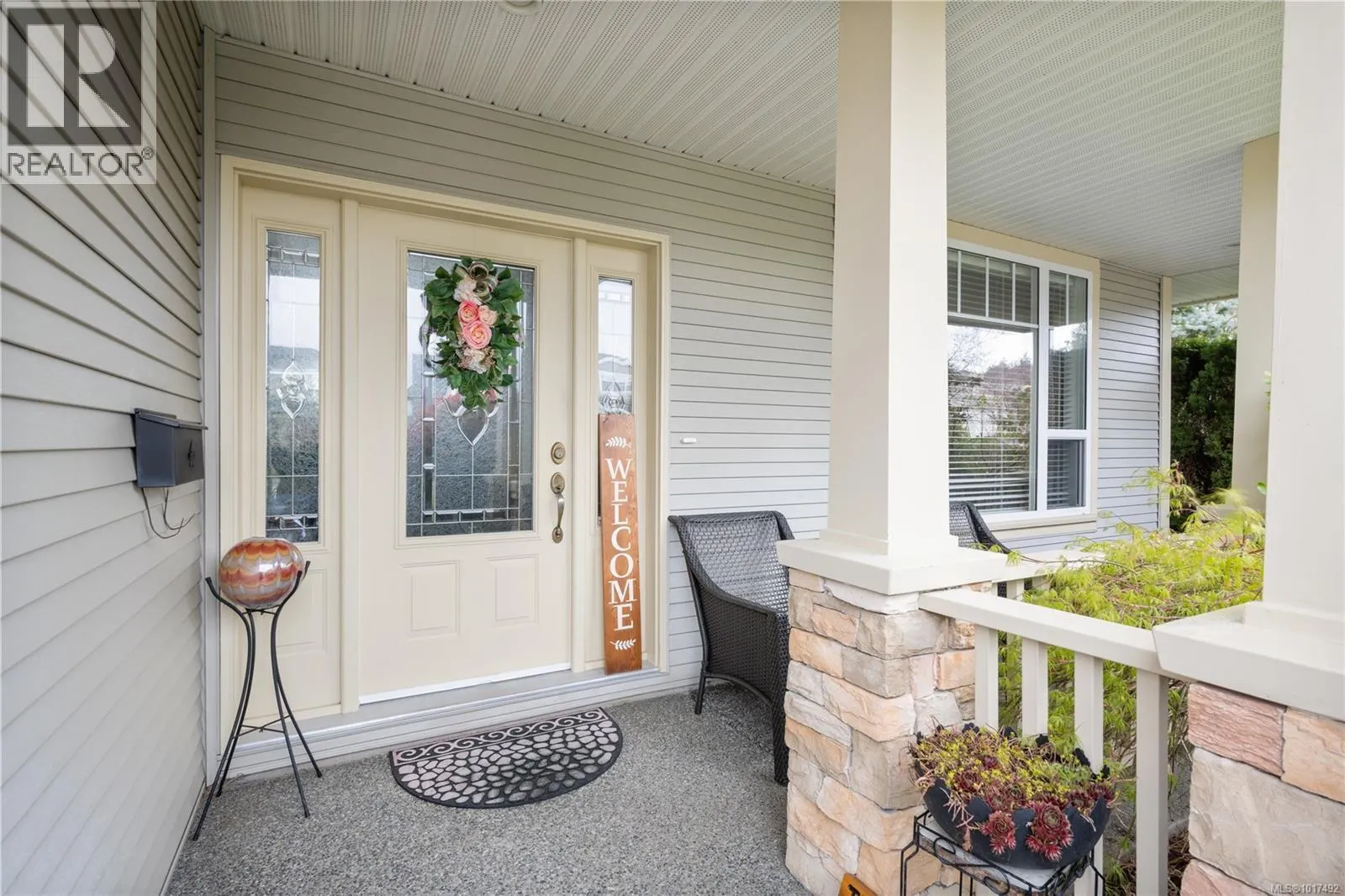 5464 Altavista Dr