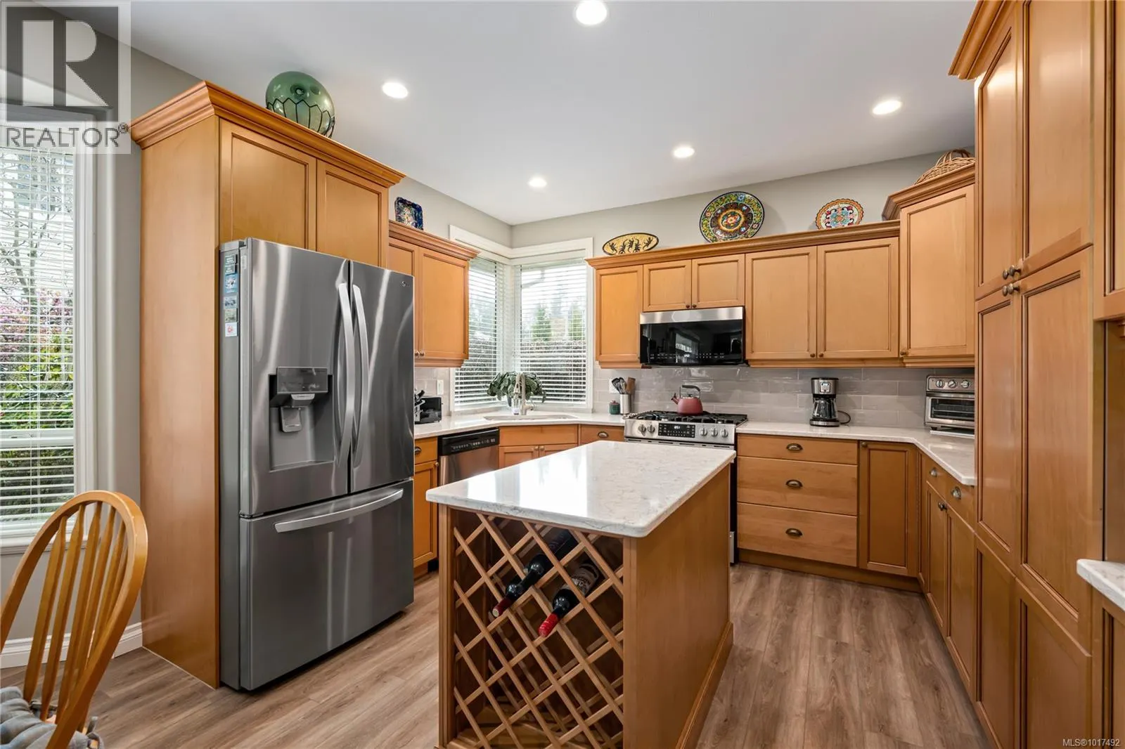 5464 Altavista Dr
