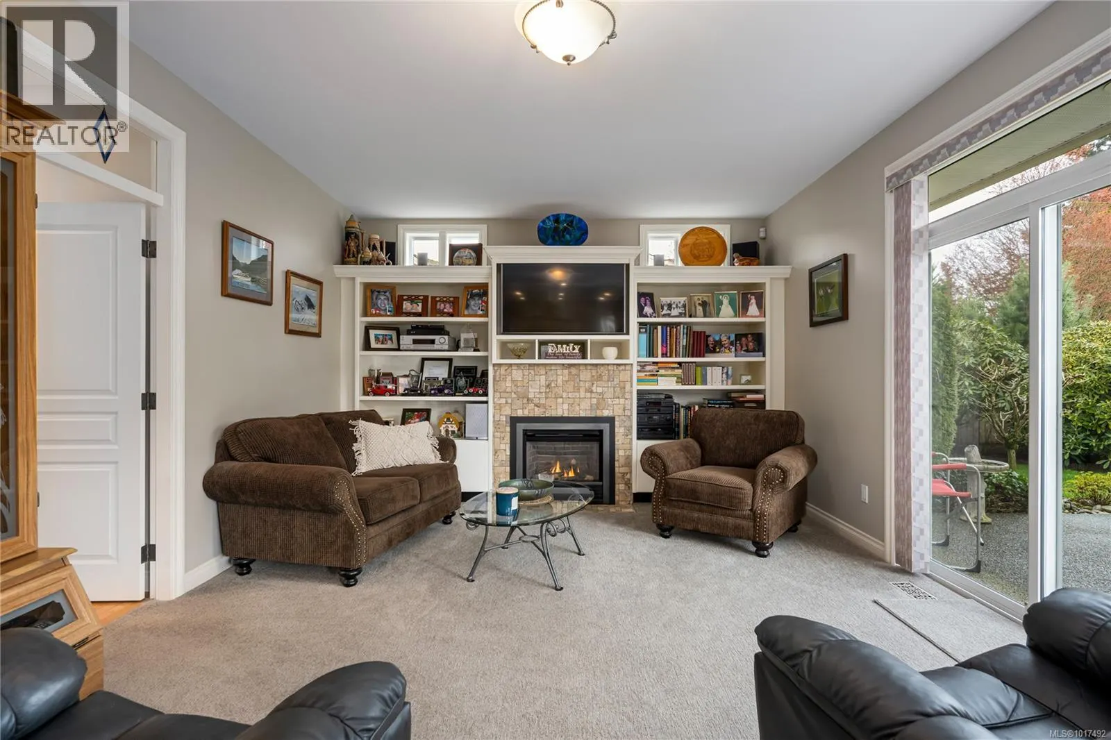 5464 Altavista Dr