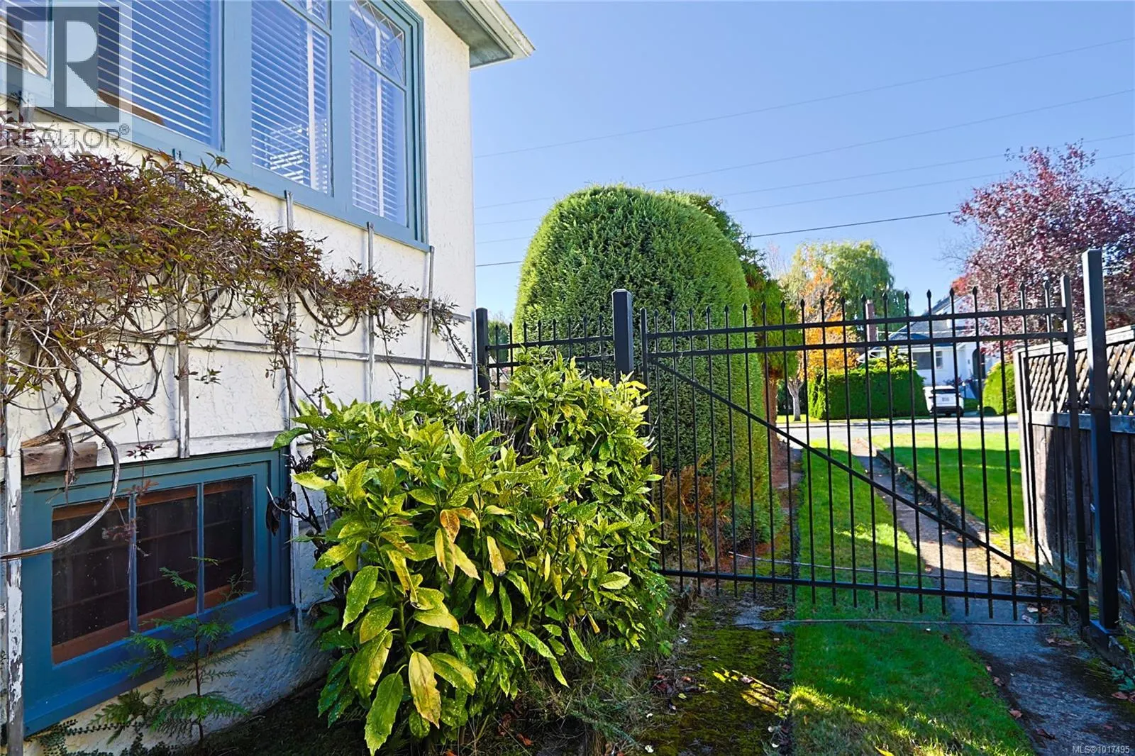 2586 Dalhousie St