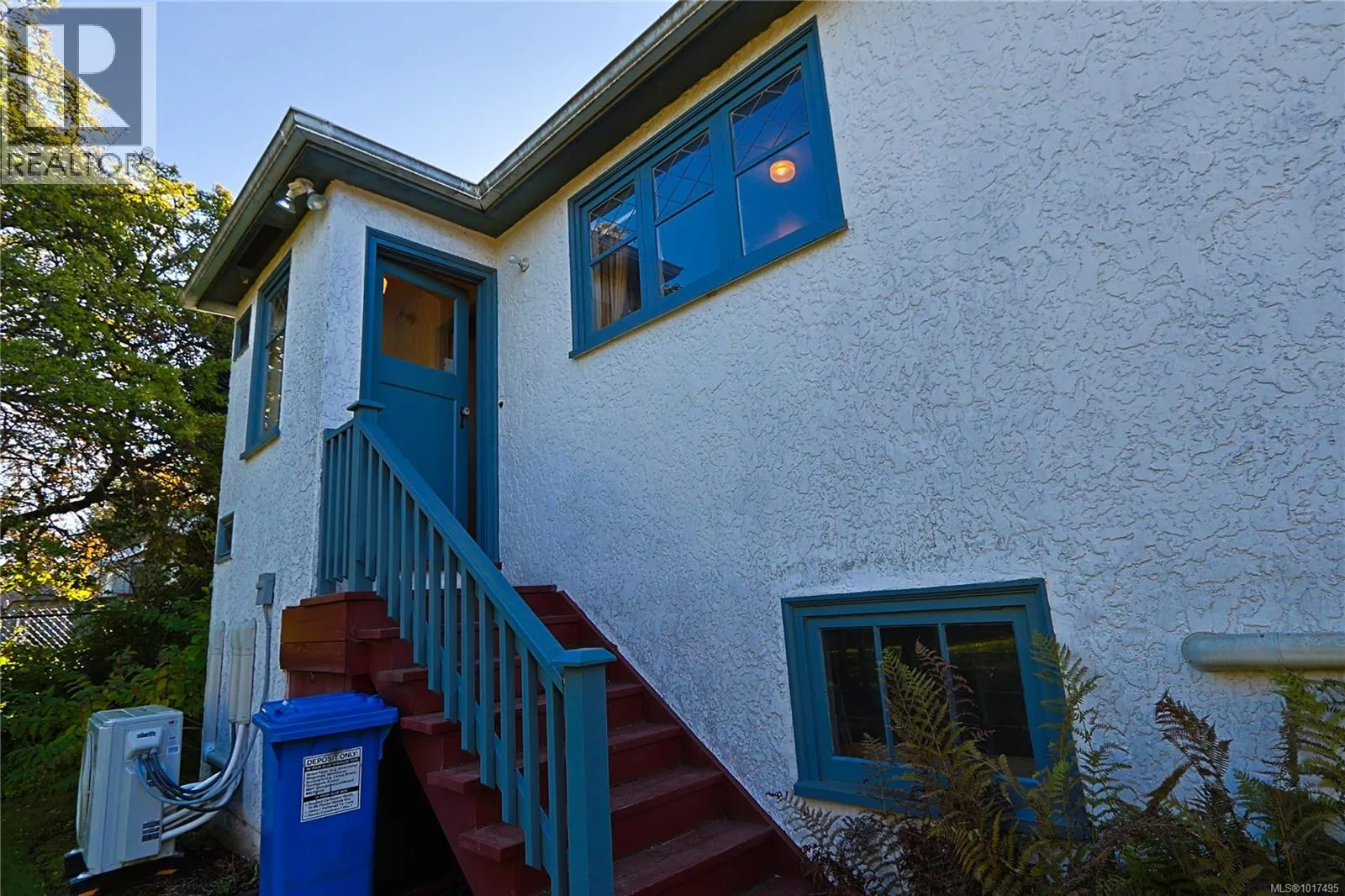 2586 Dalhousie St