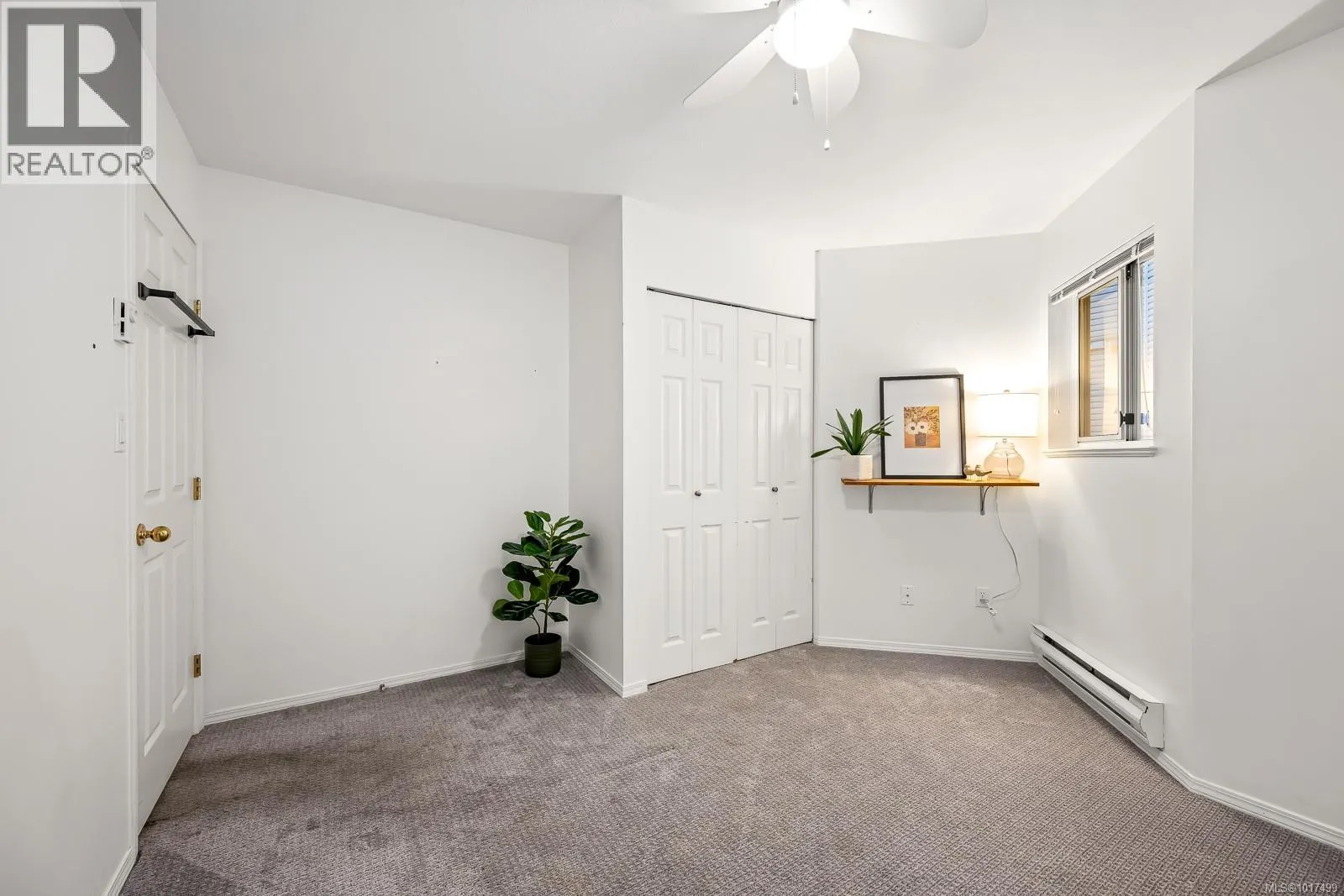 203 4686 Alderwood Pl