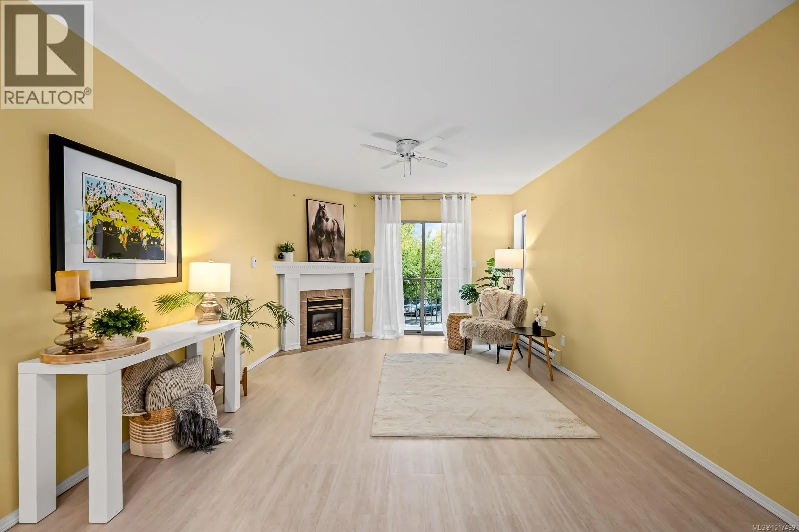 203 4686 Alderwood Pl