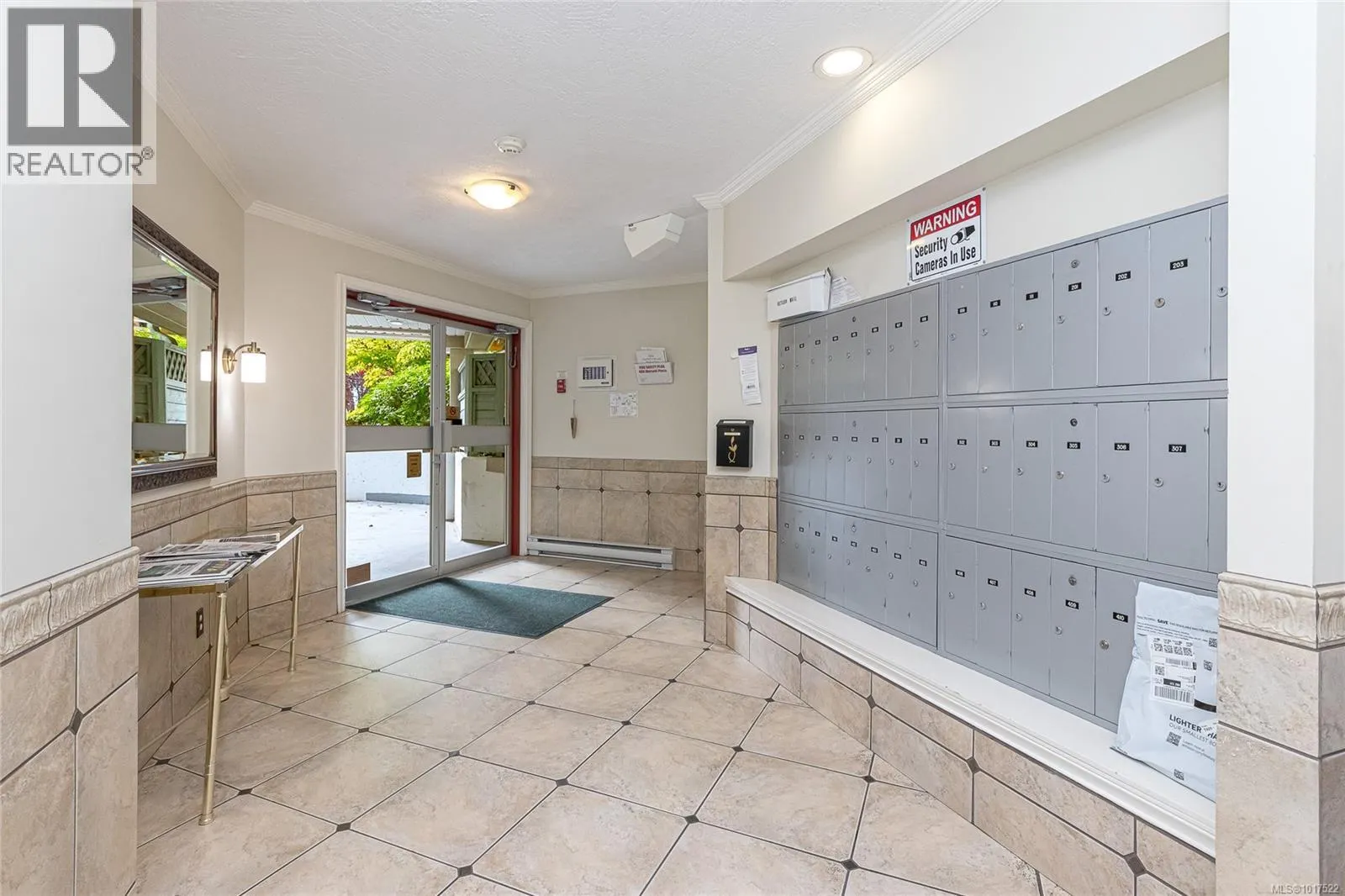 211 490 Marsett Pl