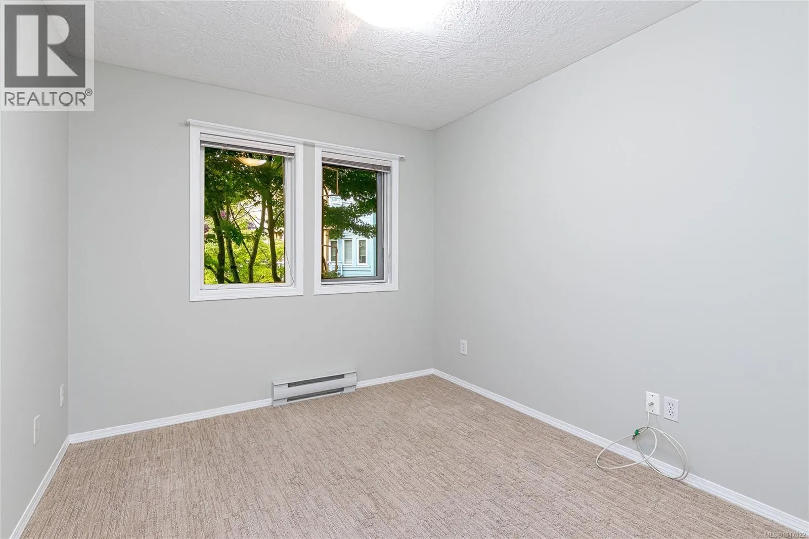 211 490 Marsett Pl