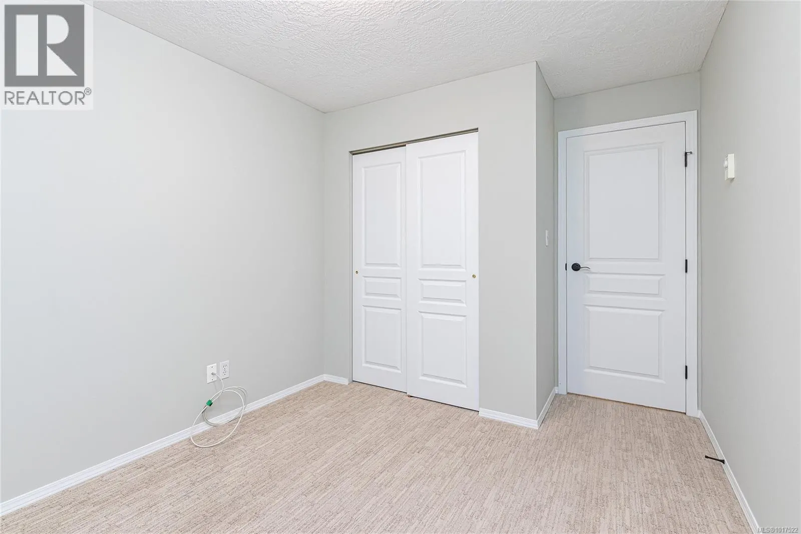 211 490 Marsett Pl