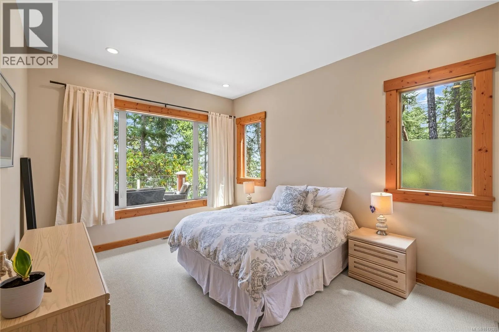 144 Sunrise Point Rd