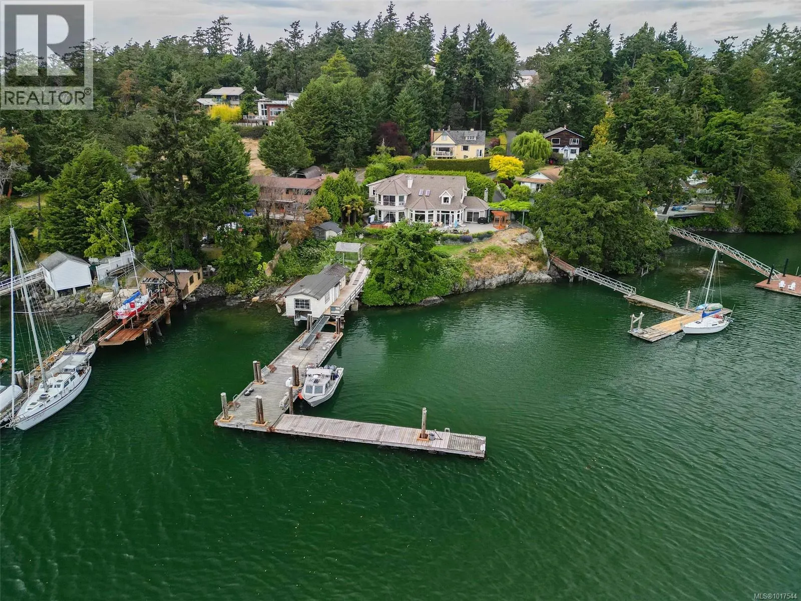8 Lighthouse Lane