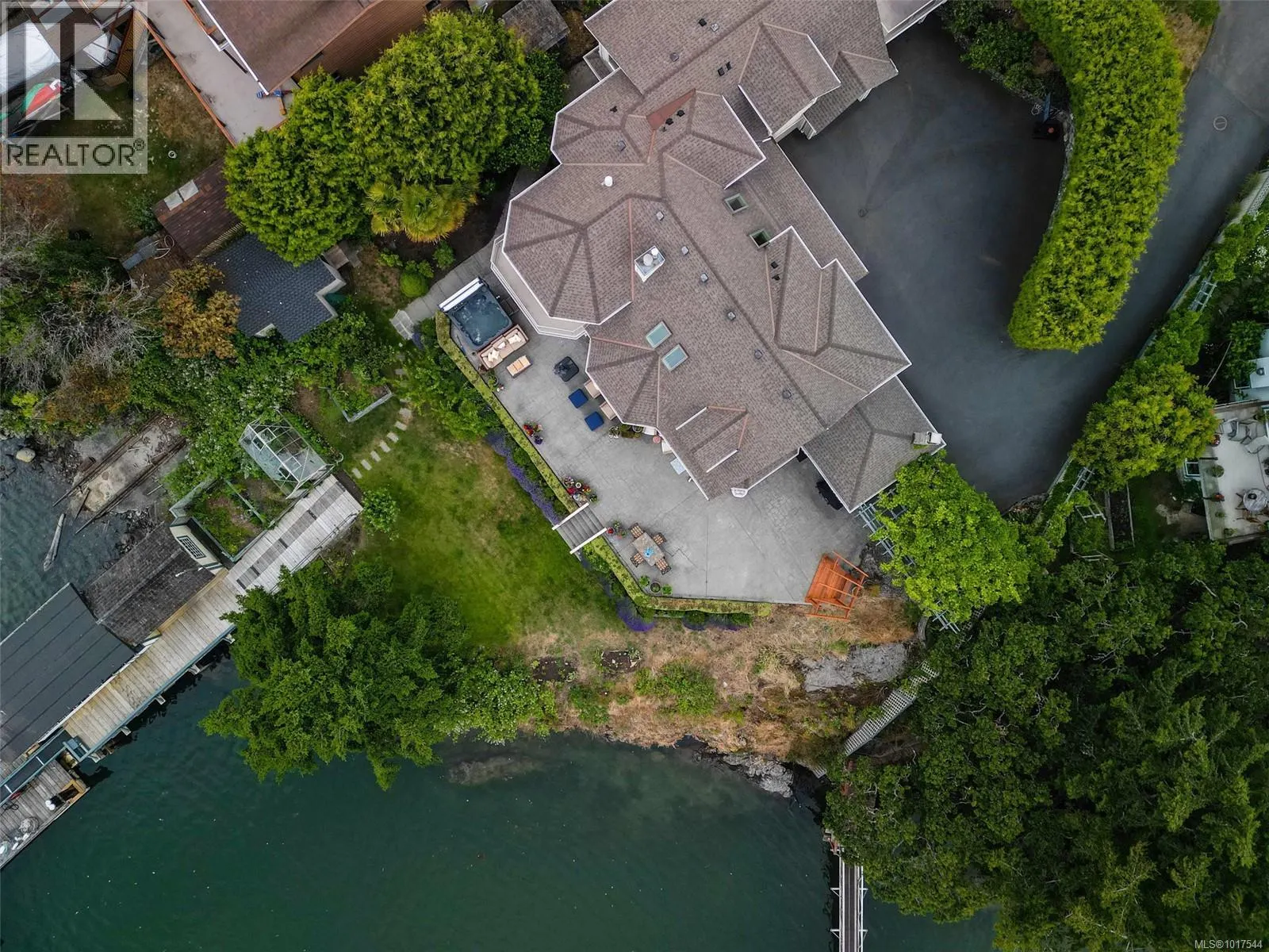 8 Lighthouse Lane