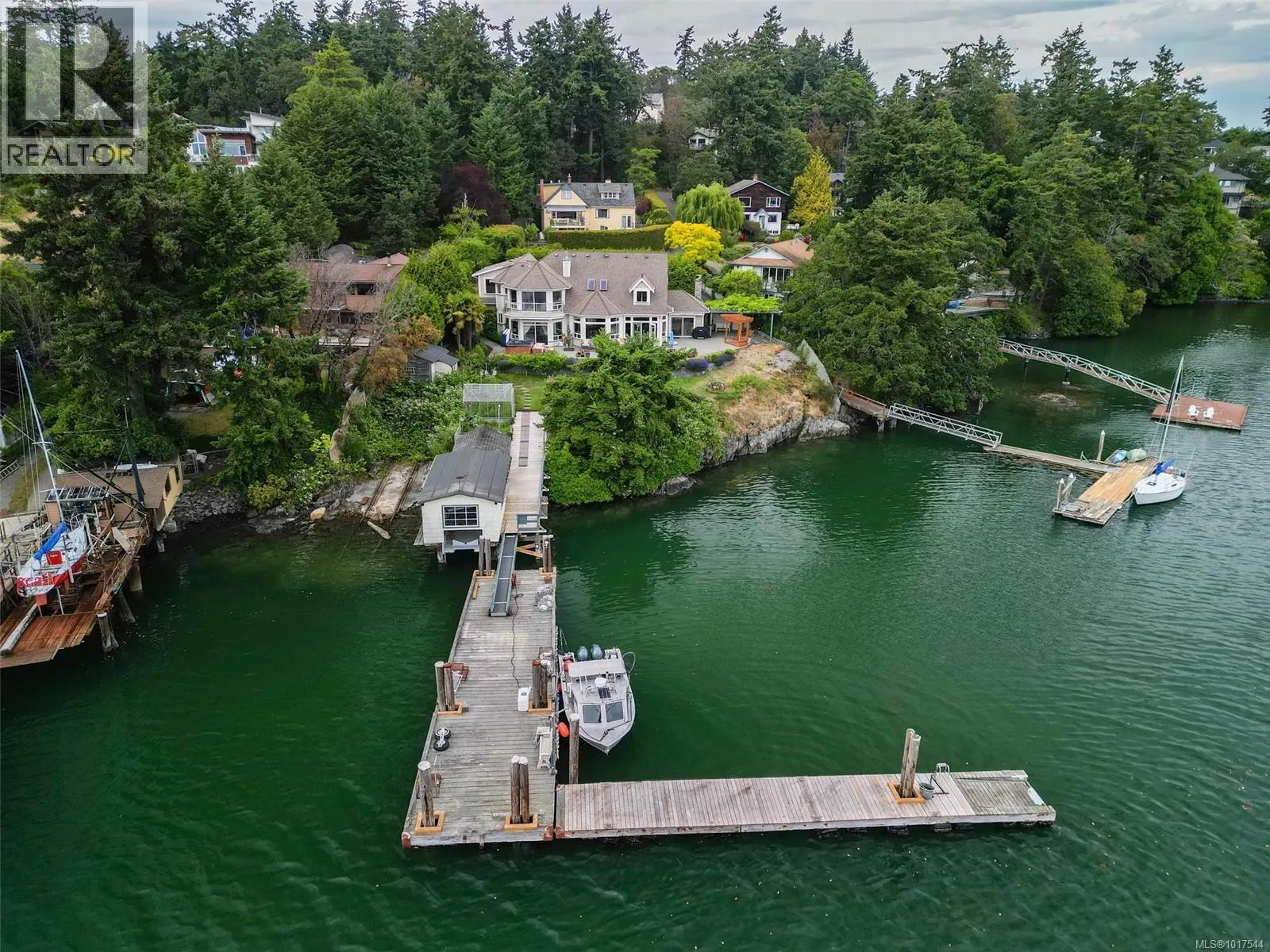8 Lighthouse Lane