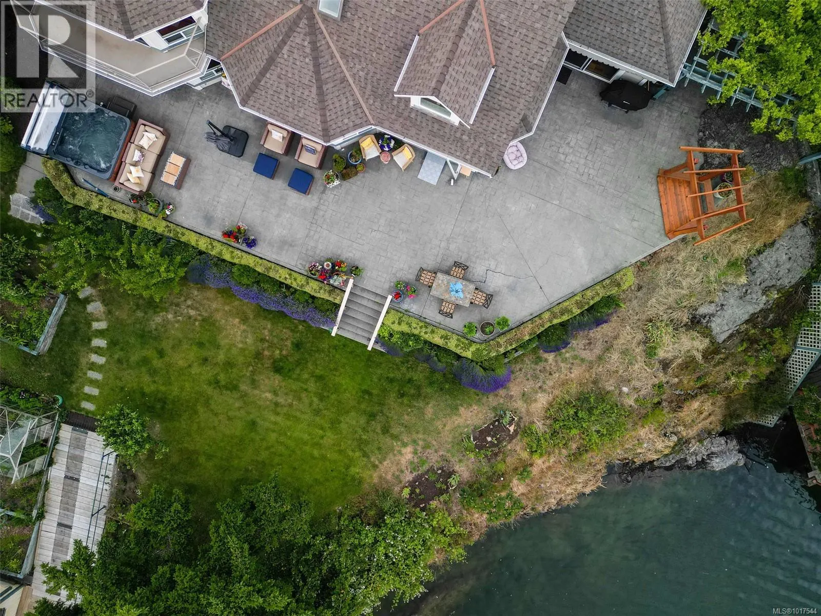 8 Lighthouse Lane