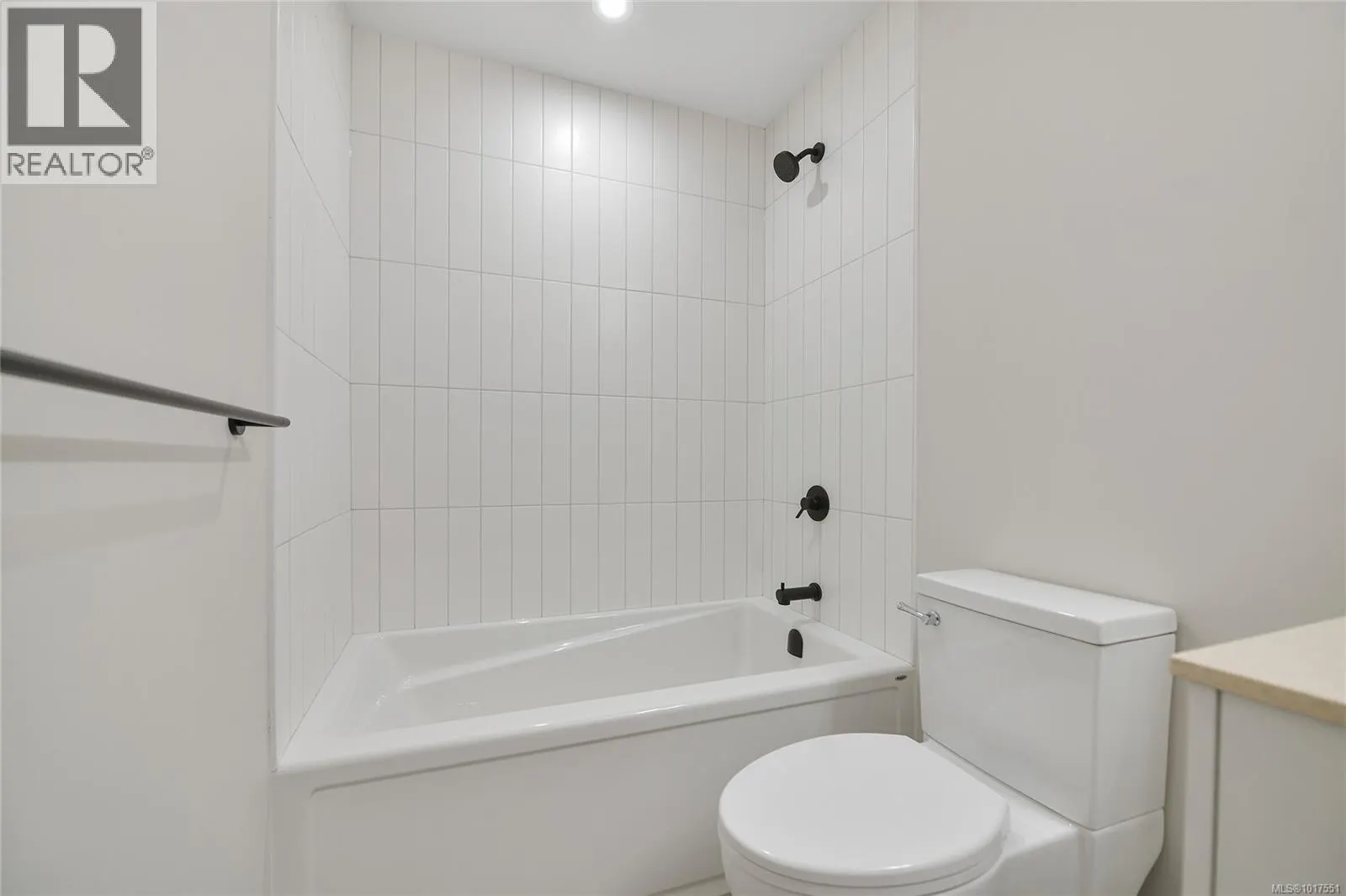 308 947 Whirlaway Cres