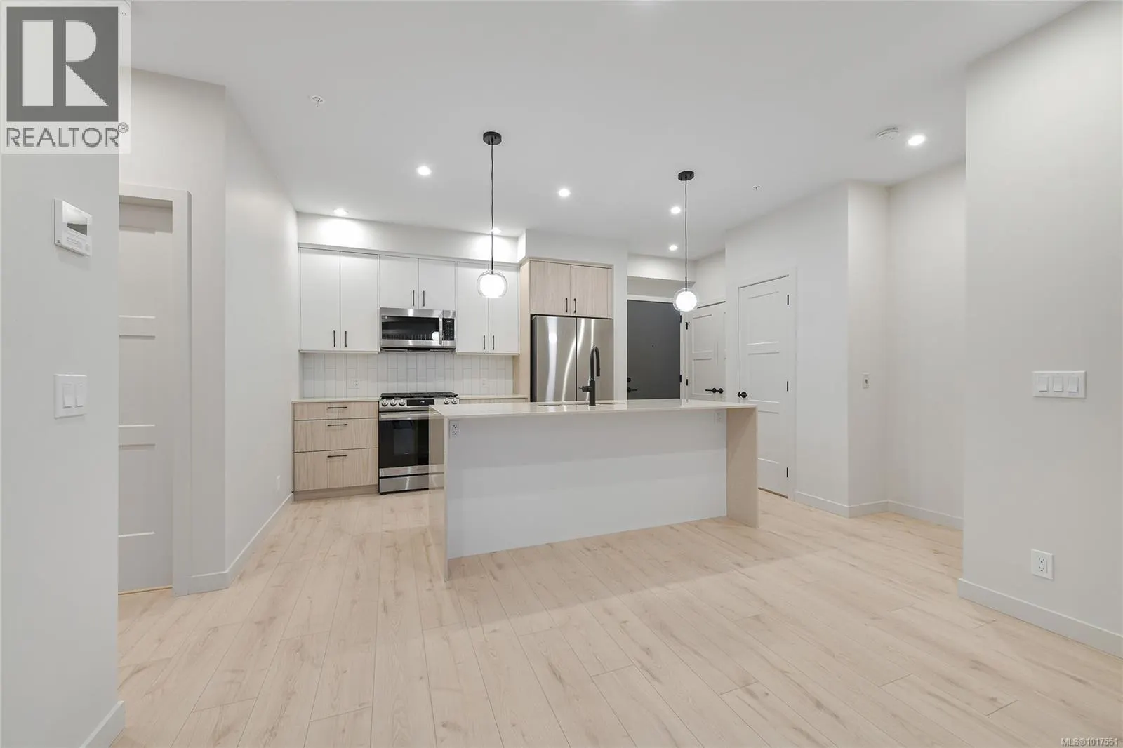 308 947 Whirlaway Cres
