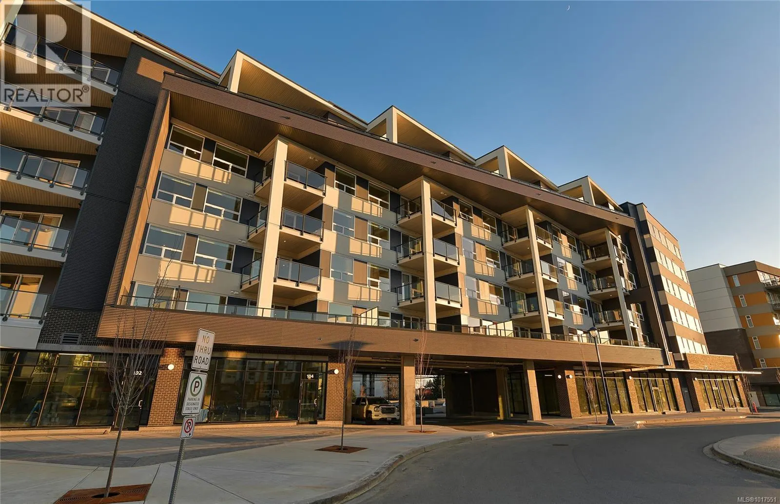 308 947 Whirlaway Cres