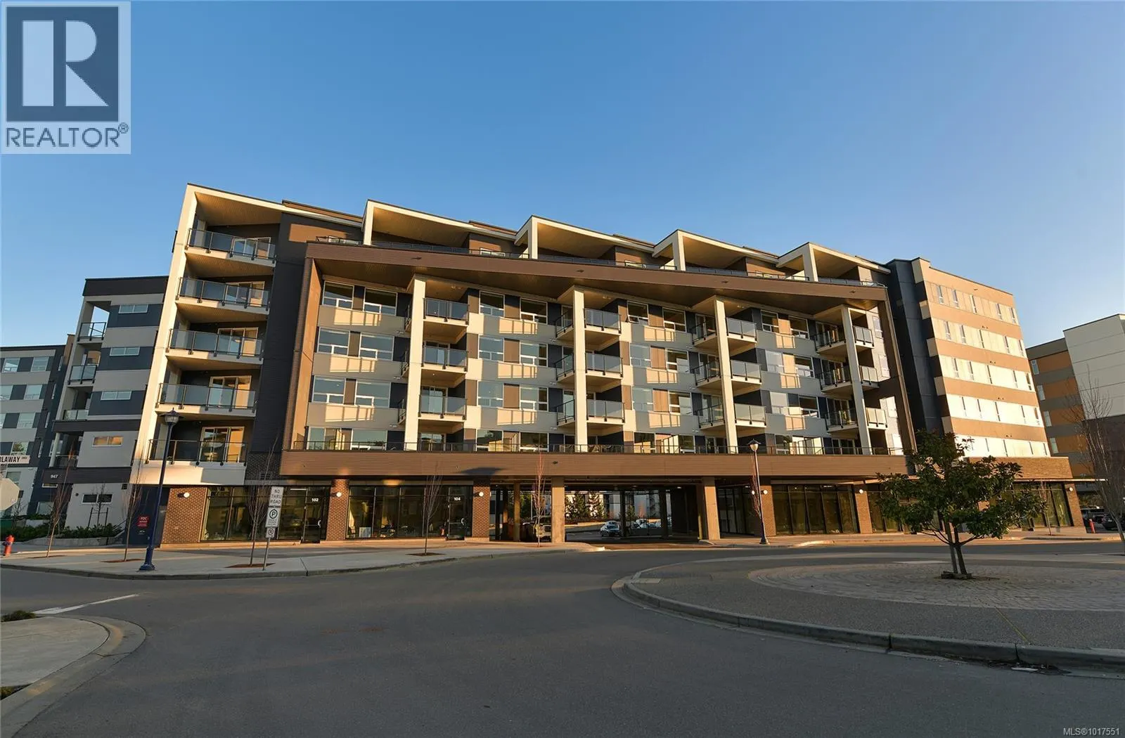 308 947 Whirlaway Cres