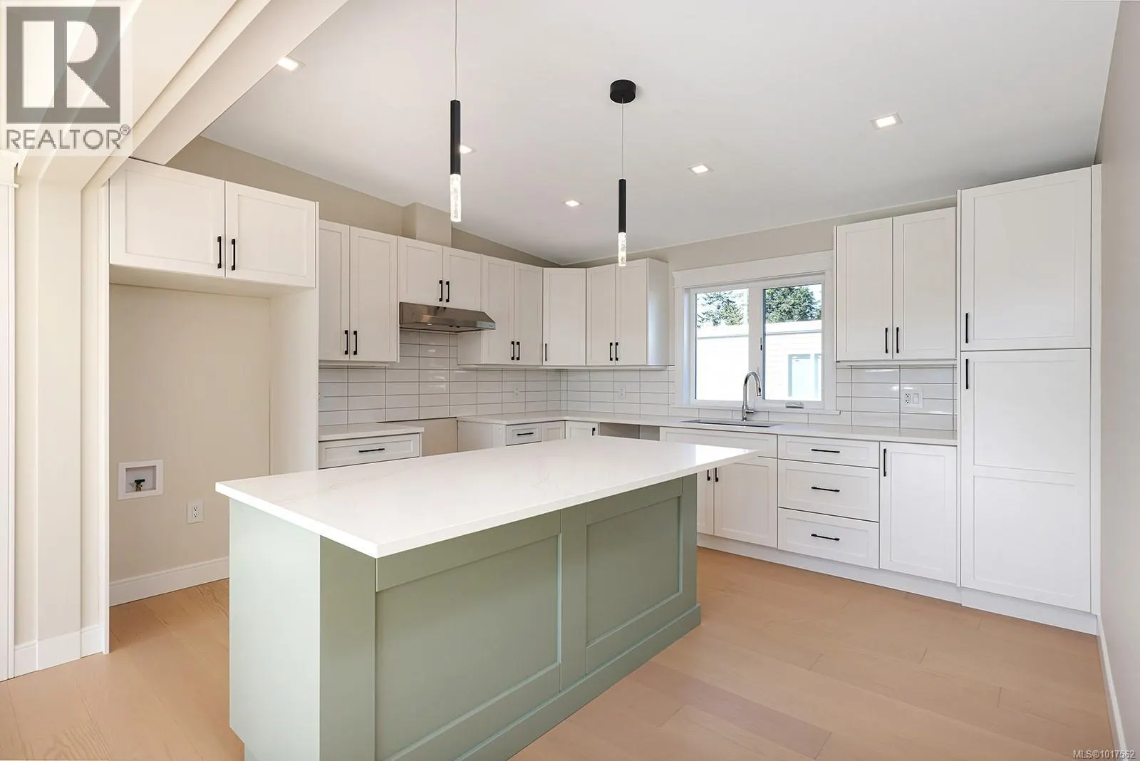 16 1240 Wilkinson Rd