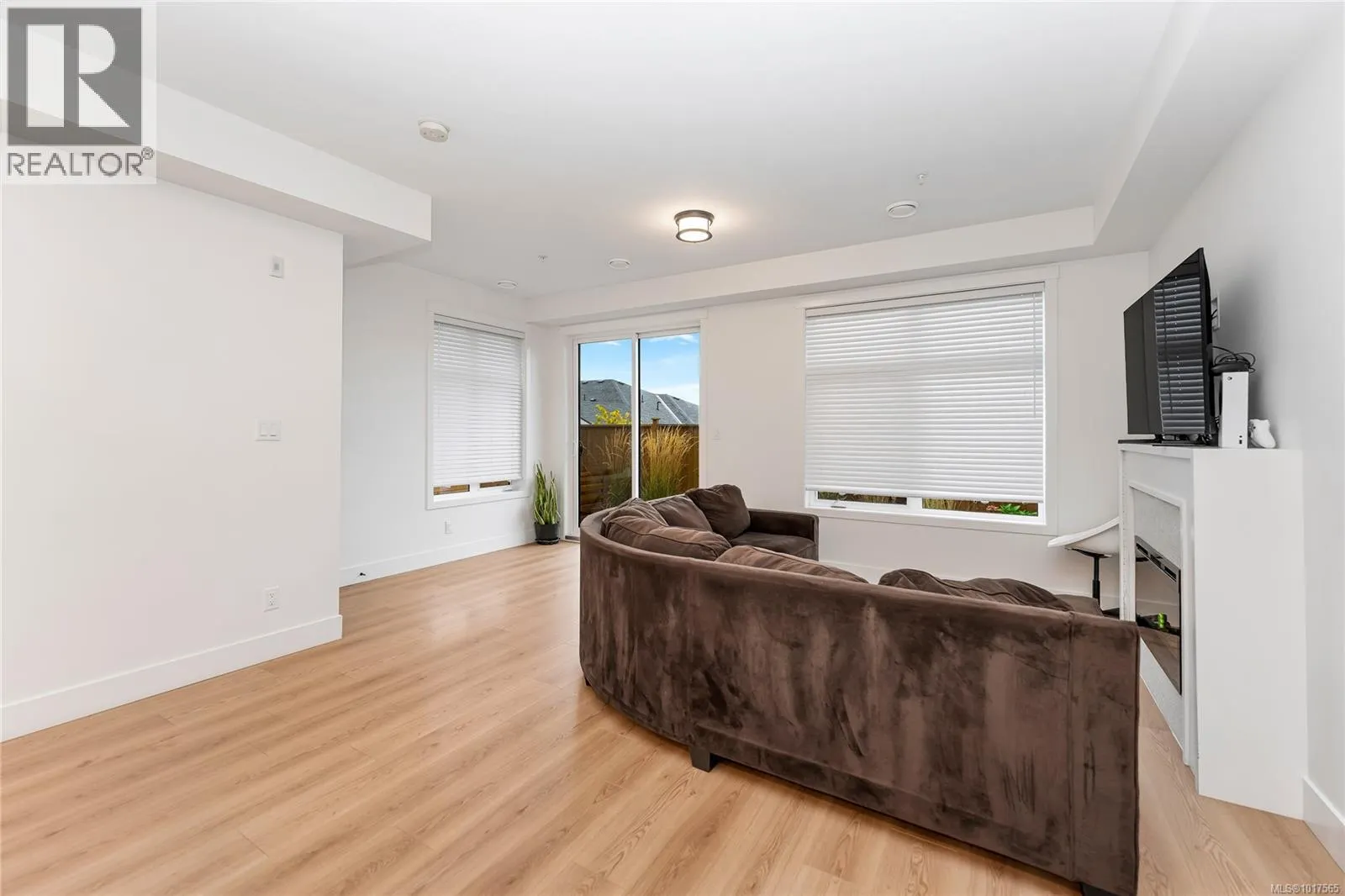 66 255 Caspian Dr