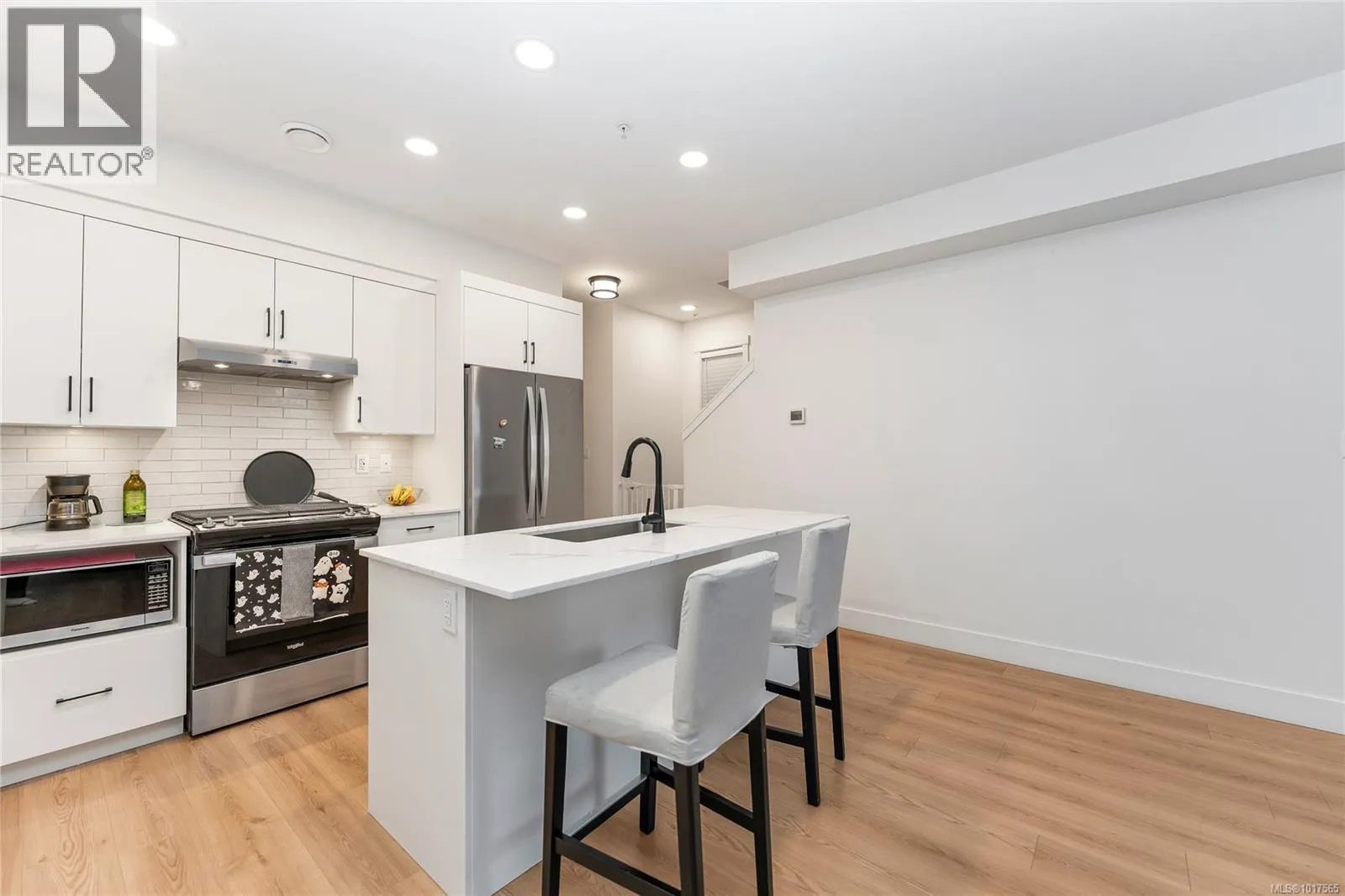 66 255 Caspian Dr