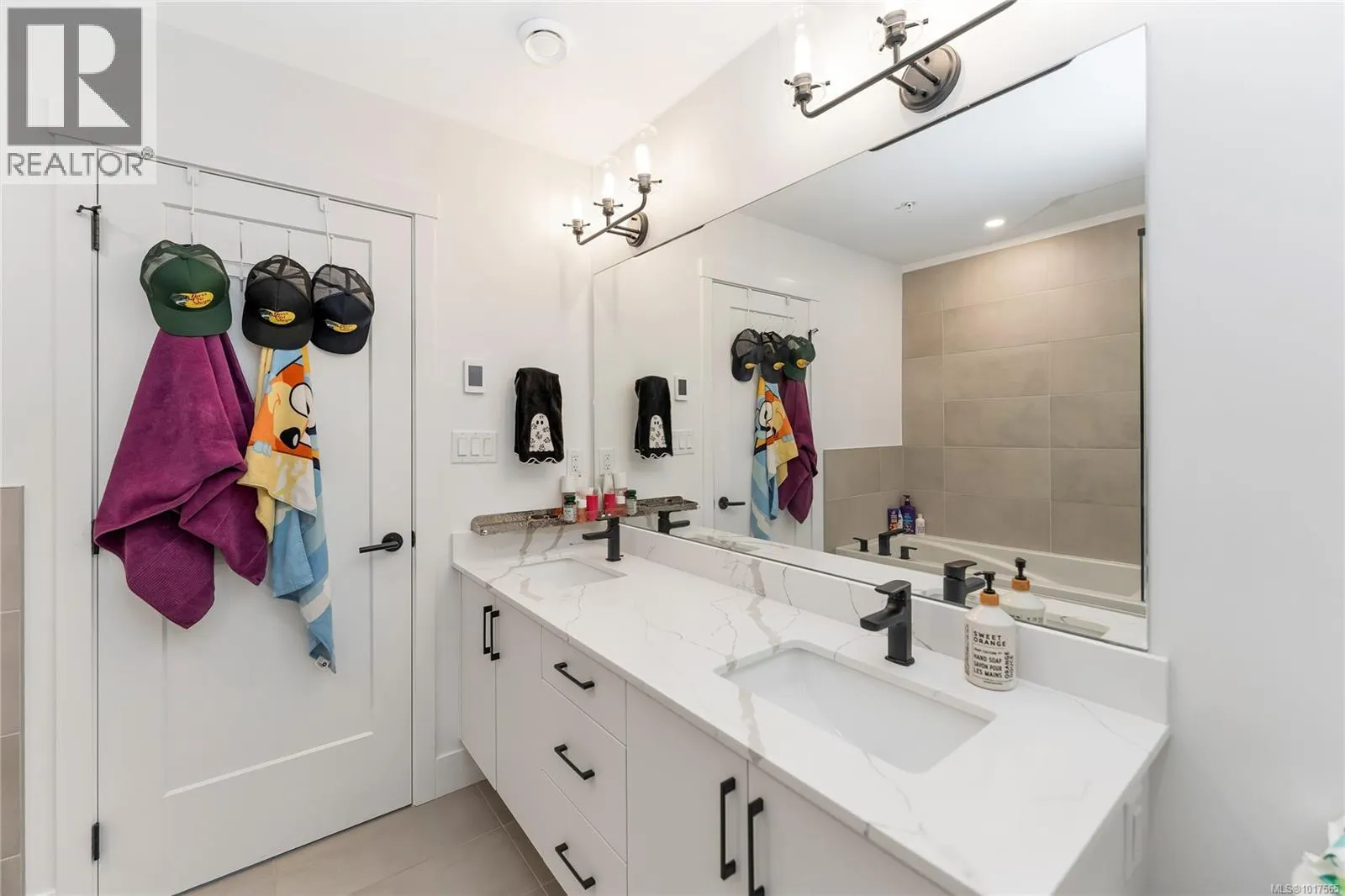 66 255 Caspian Dr