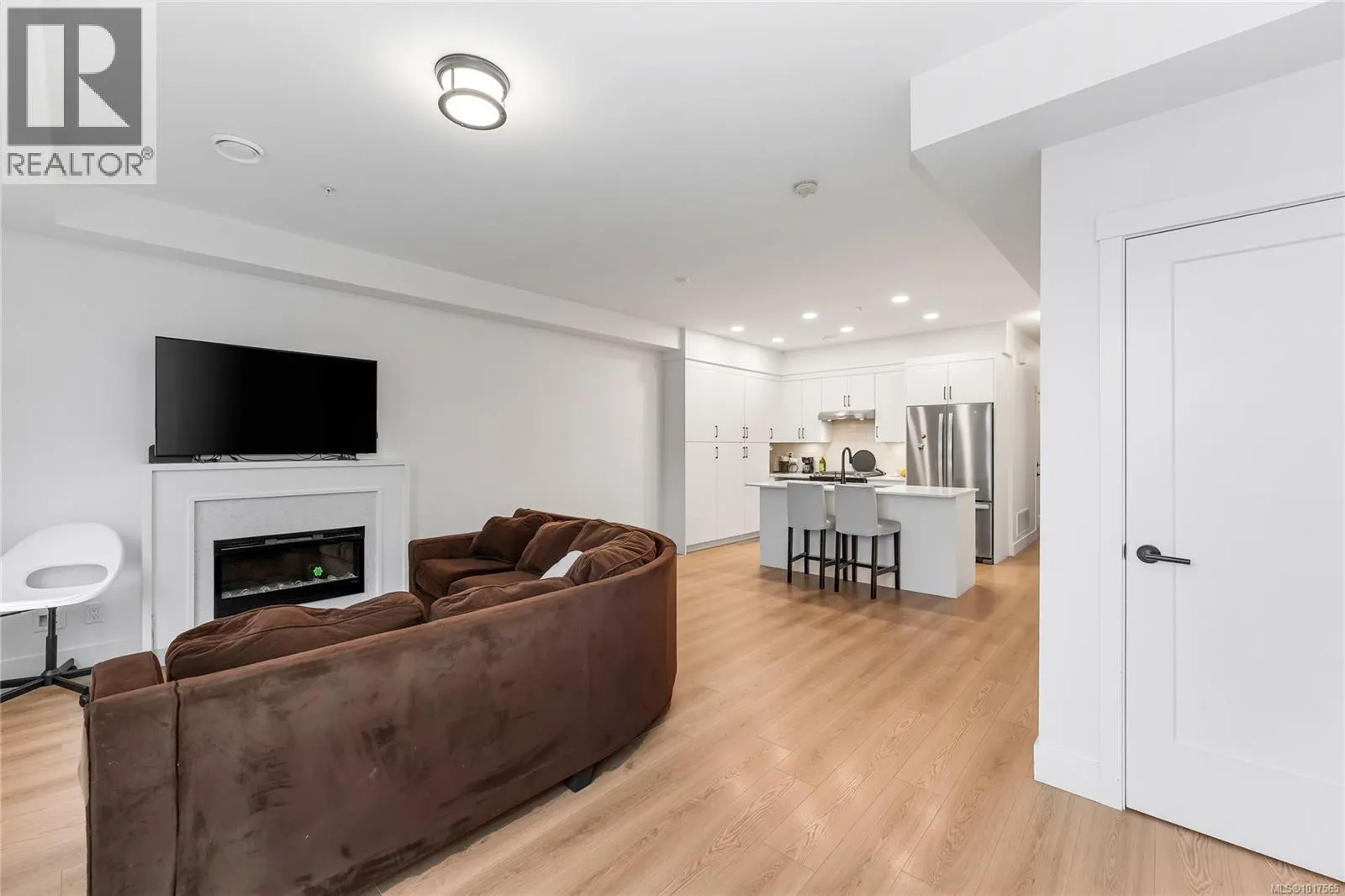 66 255 Caspian Dr