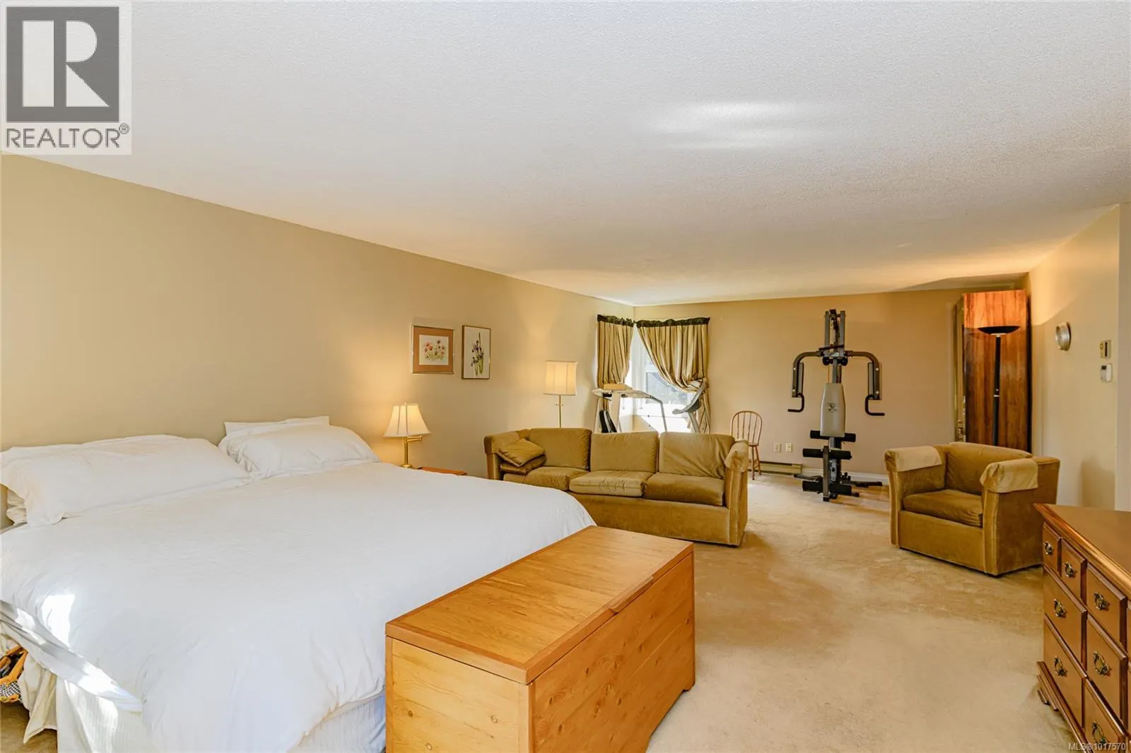 4727 Treetop Hts