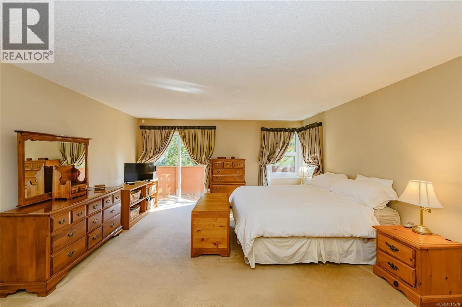 4727 Treetop Hts