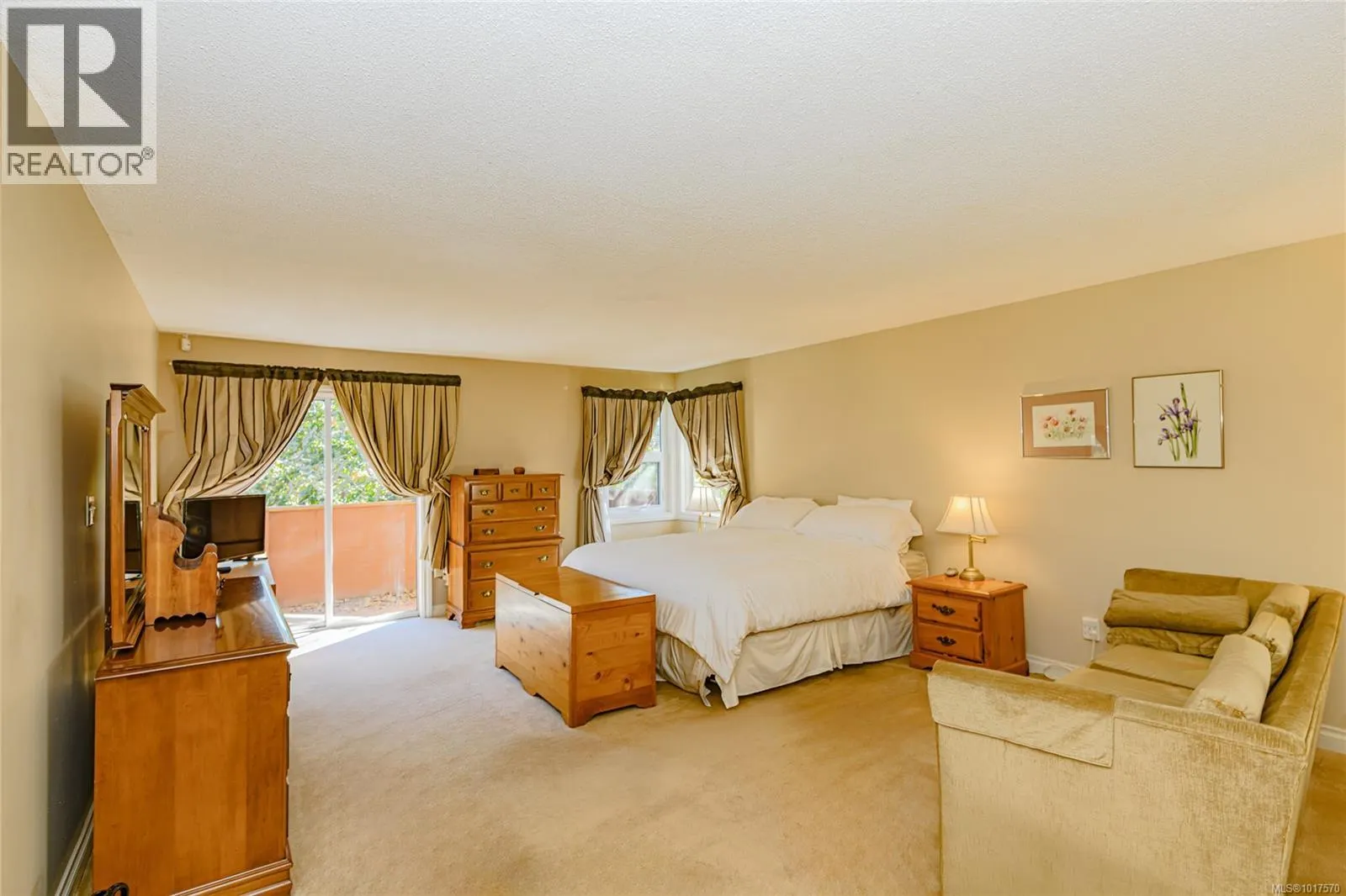 4727 Treetop Hts