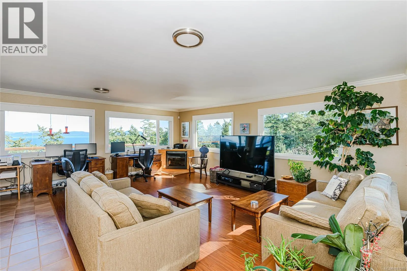 4727 Treetop Hts