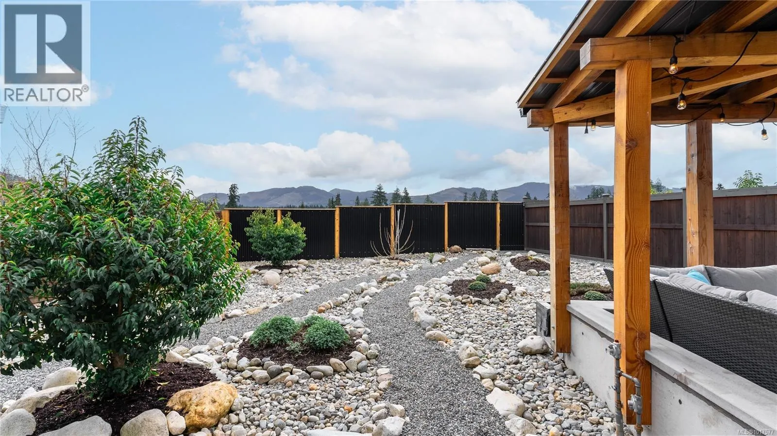 7267 Lakefront Dr