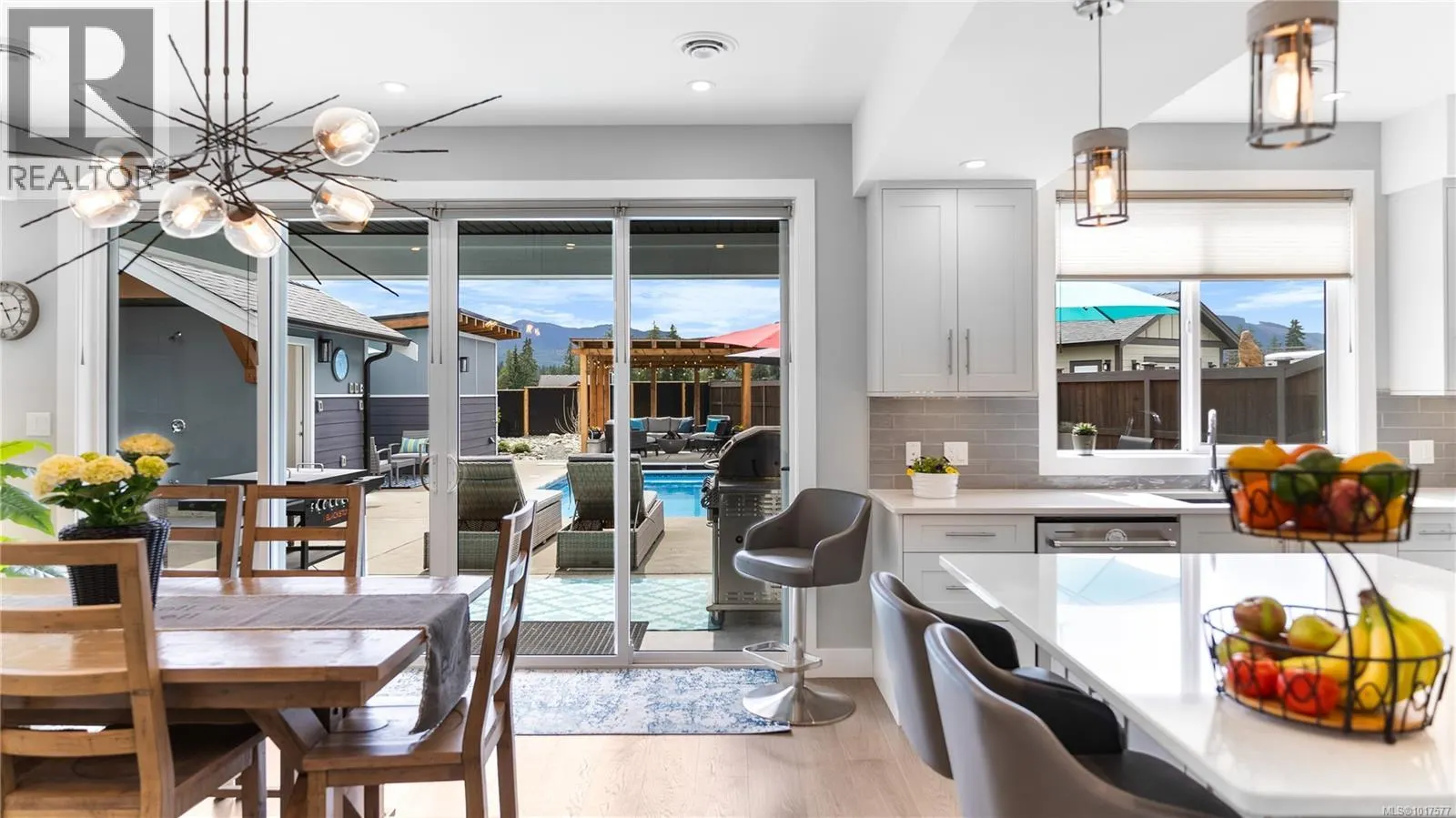 7267 Lakefront Dr