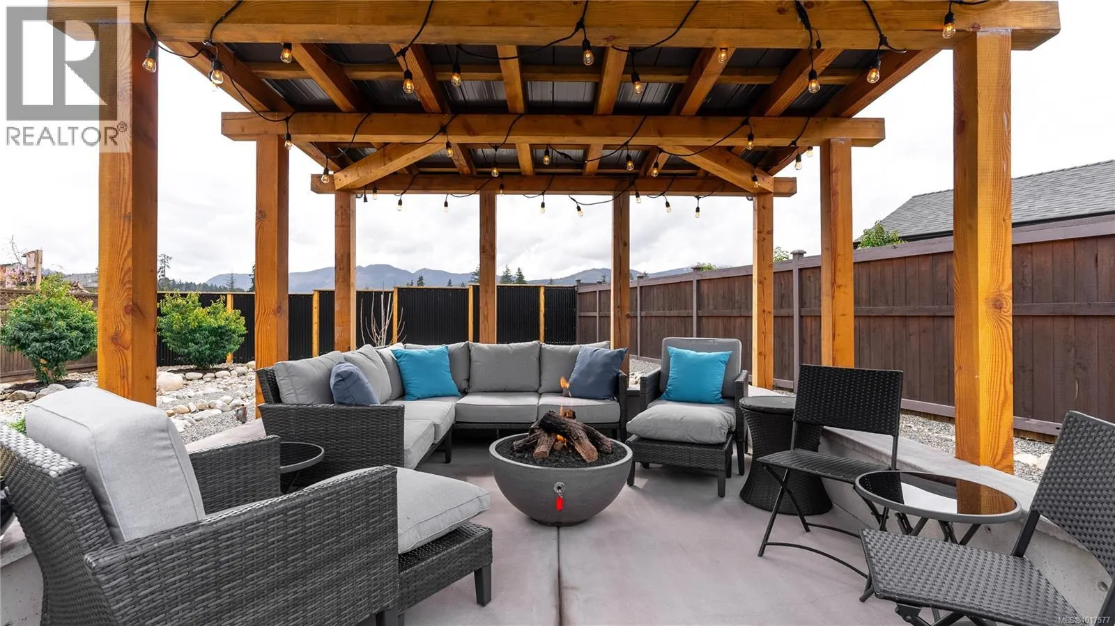 7267 Lakefront Dr