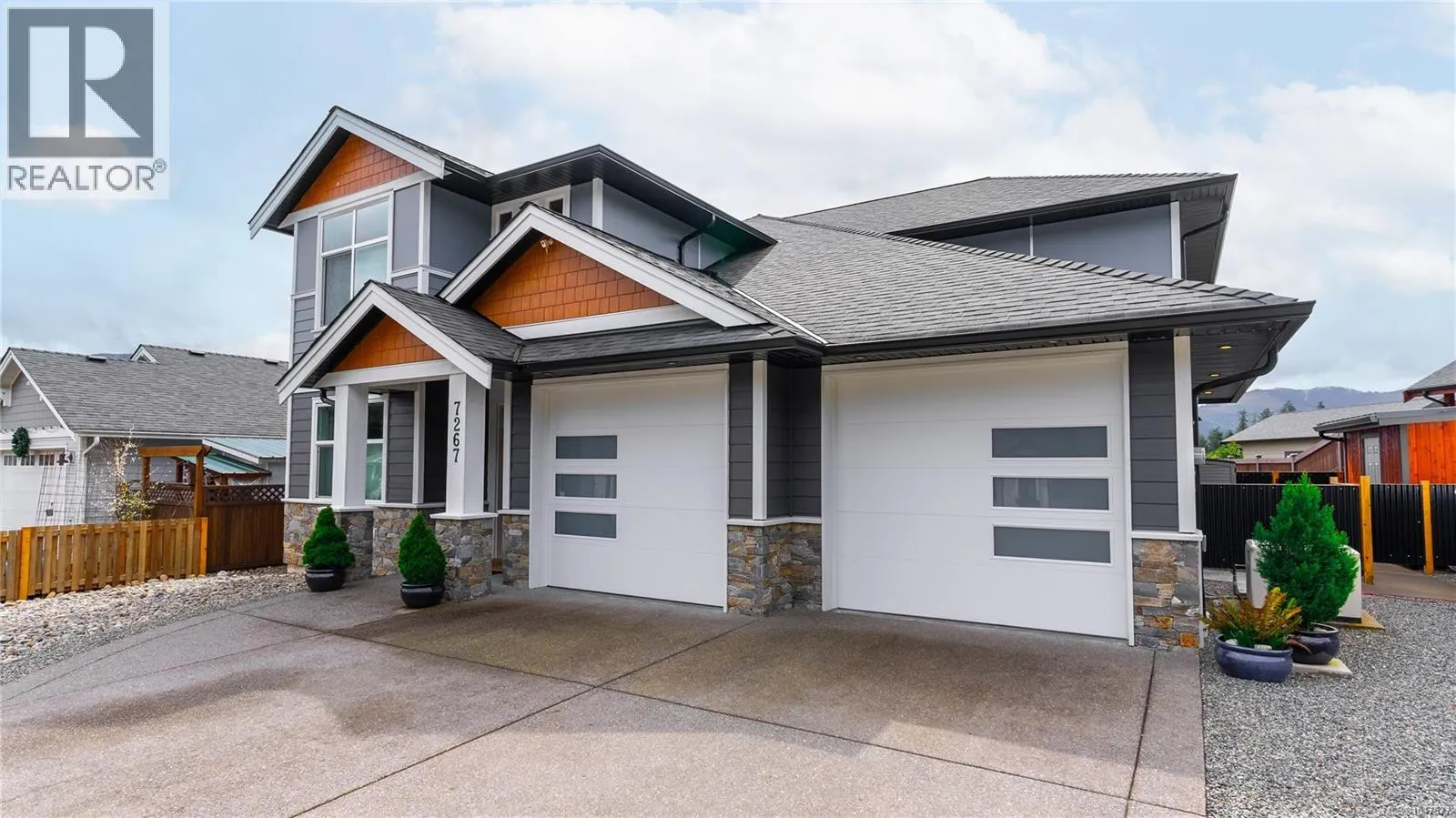 7267 Lakefront Dr