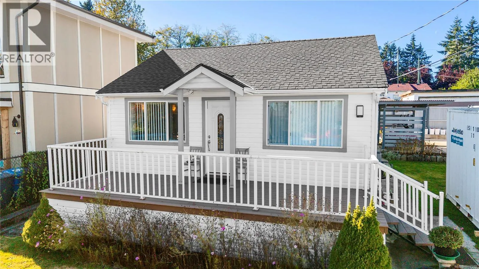 240 View St