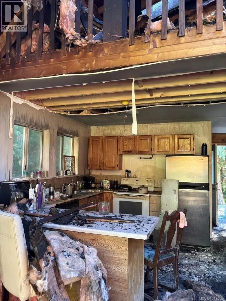 720 Spider Lake Rd
