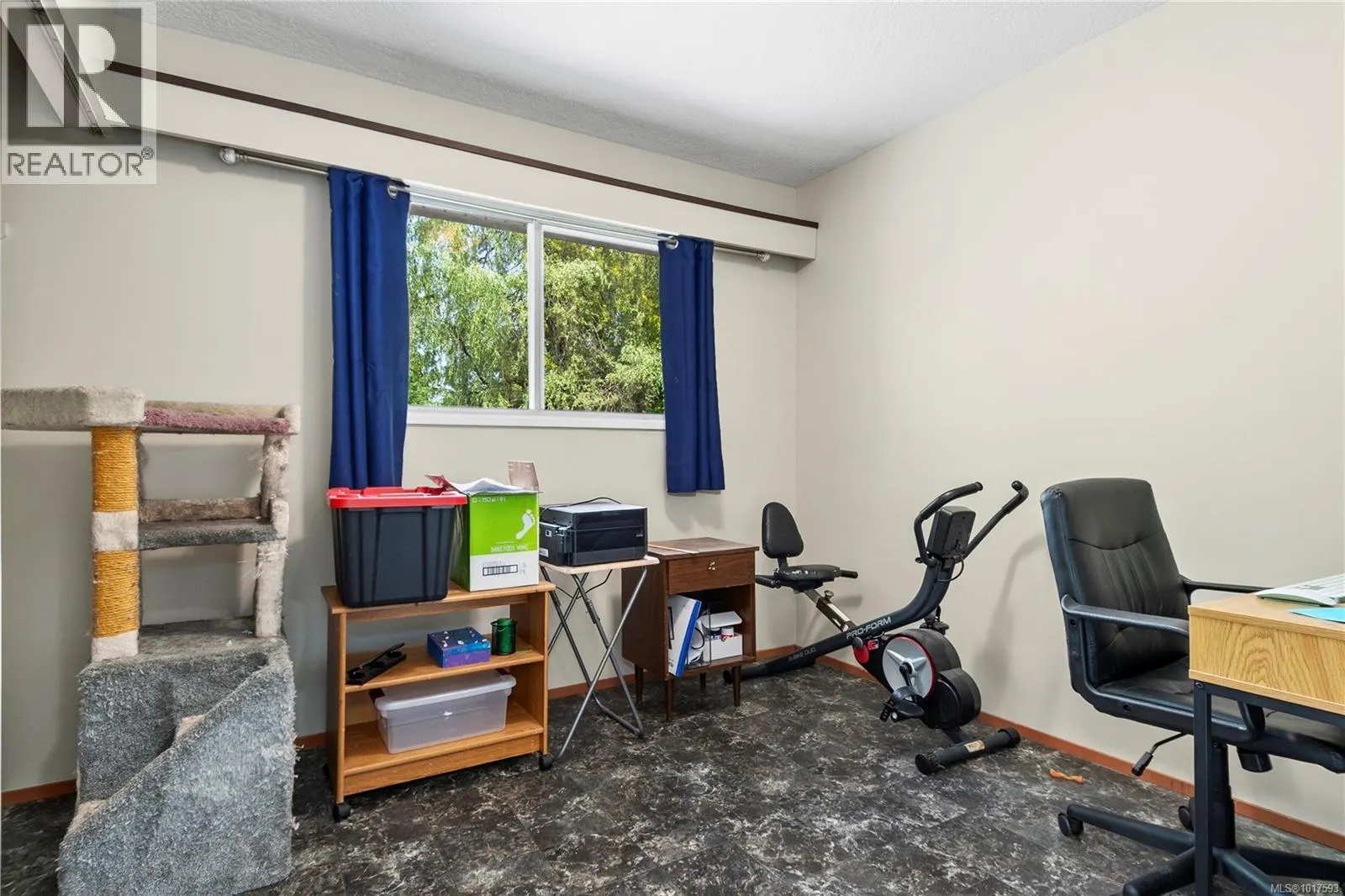 880 Pinecrest Rd
