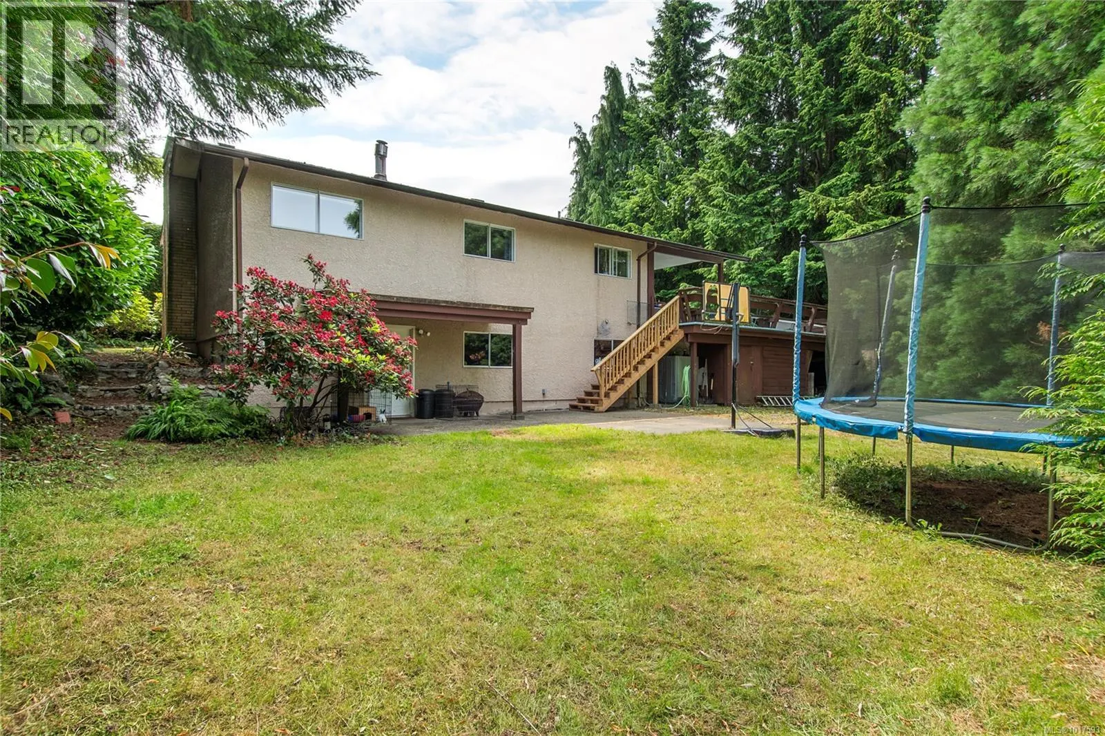 880 Pinecrest Rd
